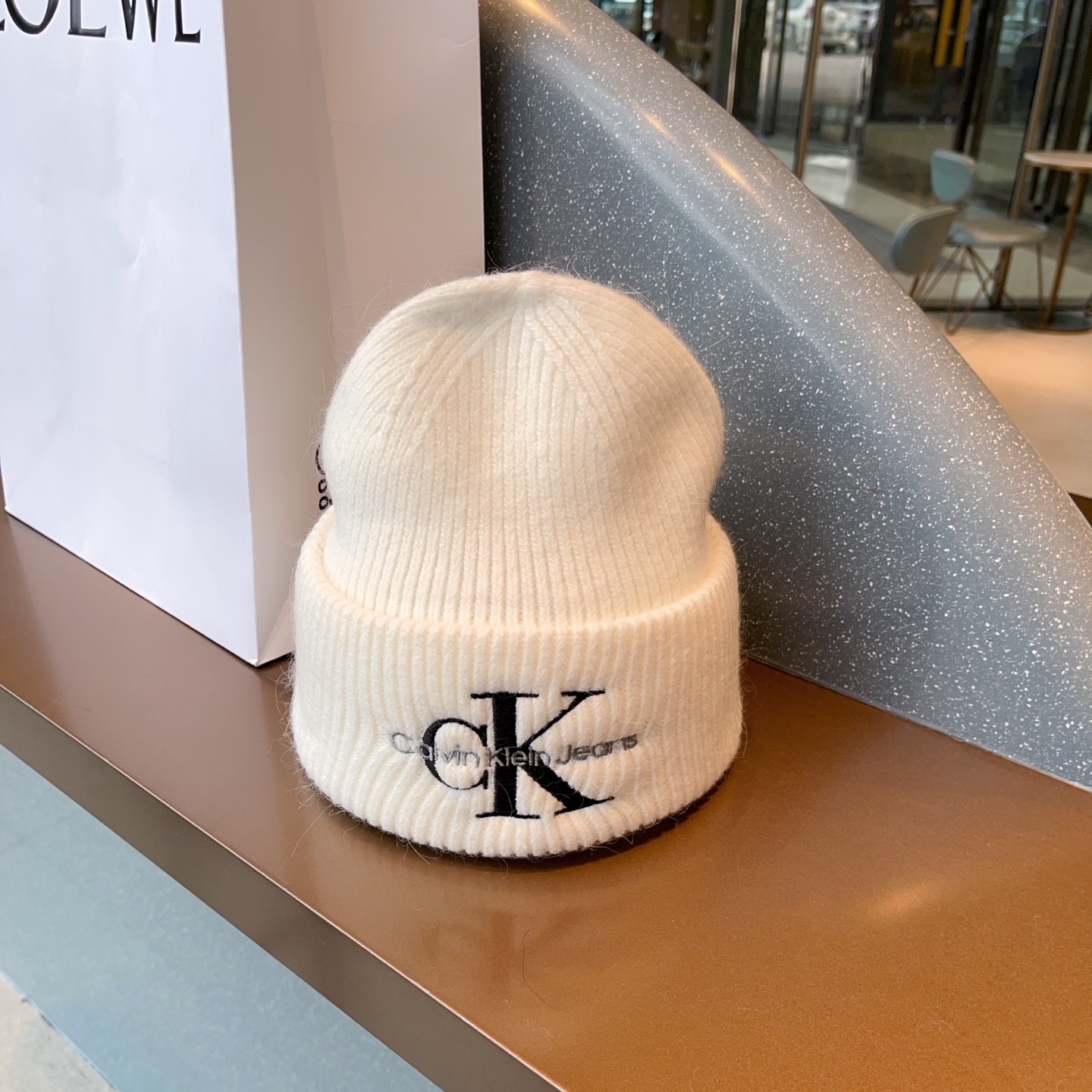NO:604637,The most popular new product is CK double-layered rabbit fur knitted cold hat. Ultra-exquisite embroidered logo hat, fisherman hat, baseball cap, knitted hat, hat, espadrilles, hats19860909跑量 上 新 品 CK双层兔毛针织冷帽 超精致的刺绣logo帽子渔夫帽棒球帽针织帽,帽子,espadrilles,hats,hat