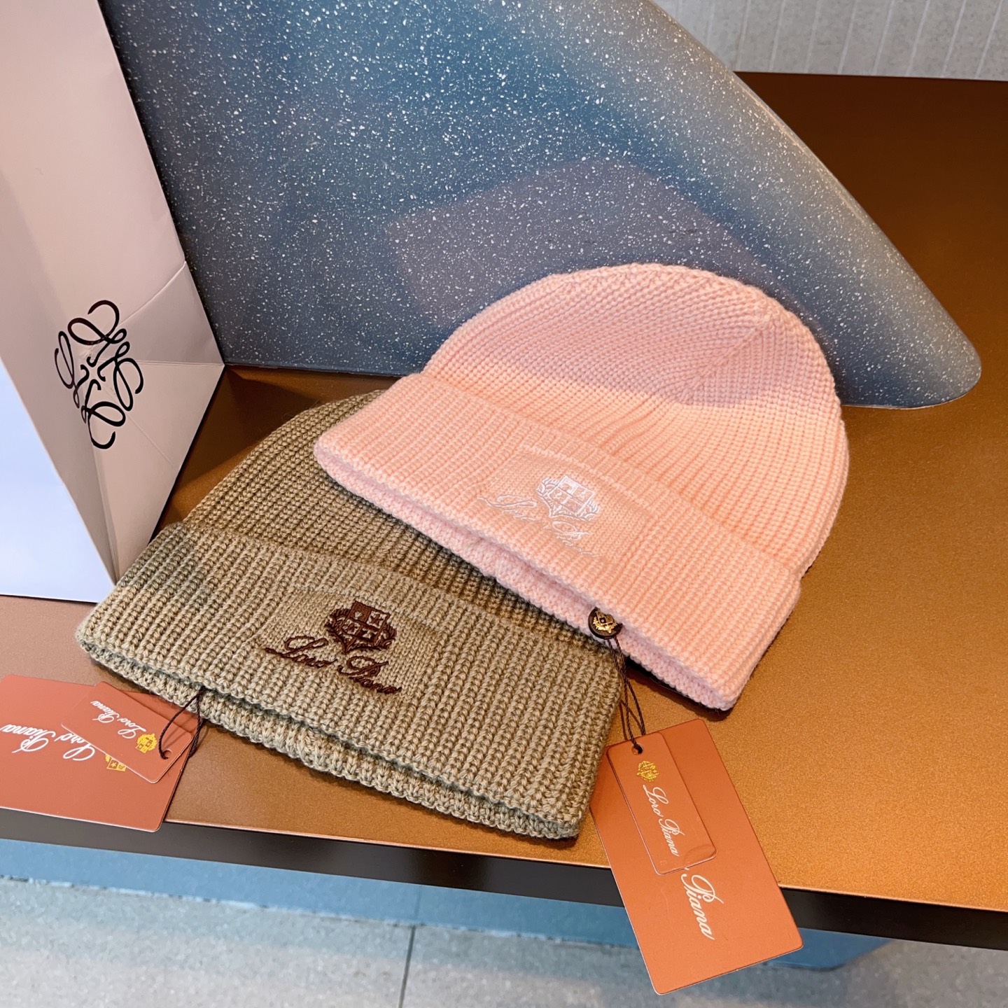 NO:604645,Running volume LP ~ Autumn and winter popular cold hats Knitted style Versatile small items that can be worn with eyes closed One size fits all Men's and women's hats Fisherman hats Baseball caps Knitted hats, hats, loro piana, espadrilles, hats19860909跑量 LP～秋冬爆款冷帽 针织款 闭眼入的百搭小单品 均码 男女款帽子渔夫帽棒球帽针织帽,帽子,loro piana,espadrilles,hats,hat