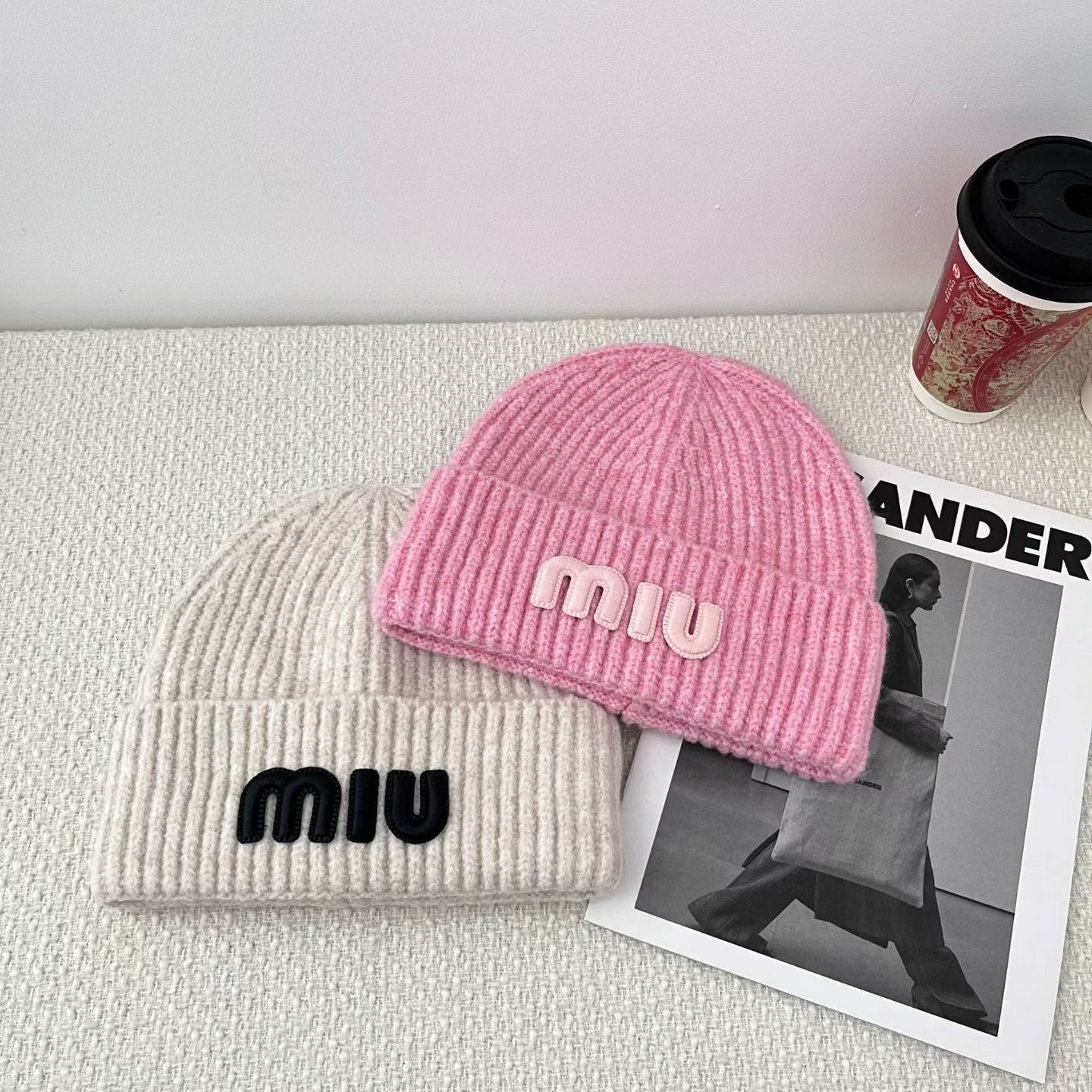 NO:617597,Running volume MiuMiu～The most popular cold hat in autumn and winter, knitted style, a versatile small item that you can wear with your eyes closed, one size fits all, men’s and women’s hats, bucket hats, baseball caps, knitted hats, hats, miumiu, espadrilles, hats19860909跑量 MiuMiu～秋冬爆款冷帽 针织款 闭眼入的百搭小单品 均码 男女款帽子渔夫帽棒球帽针织帽,帽子,miumiu,espadrilles,hats,hat