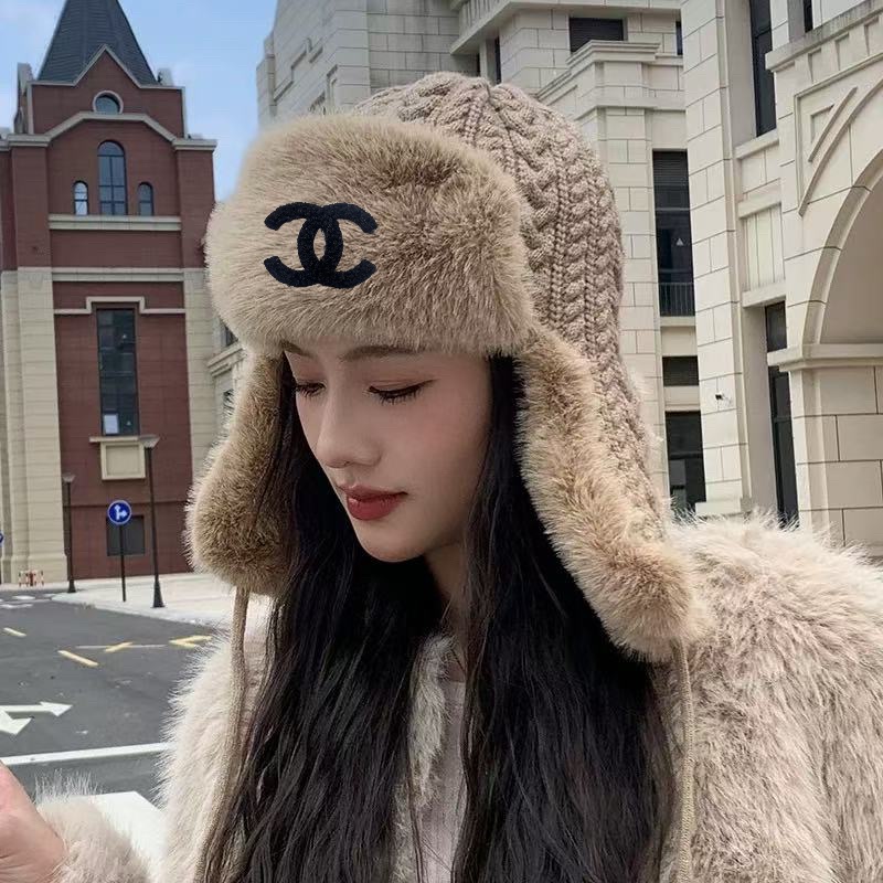 NO:617628,Running volume Xiaoxiang~The most popular furry hat. Beautiful thunder hat, cute fur, a must-have for keeping warm in winter!  Hats bucket hat, baseball cap, knitted hat, hat, espadrilles, hats19860909跑量 小香～爆单款毛毛雷锋帽 美丽雷锋帽,可爱毛毛,冬季保暖必备！帽子渔夫帽棒球帽针织帽,帽子,espadrilles,hats,hat