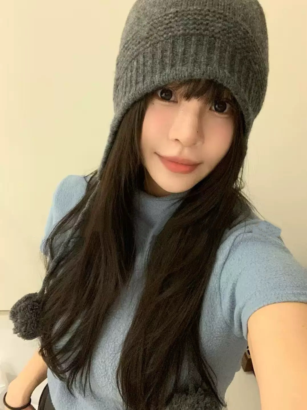 NO:643391,Running volume 25 new autumn and winter miu wool knitted ear protection hats, high quality wool, fashionable, warm and versatile, coffee gray, beige hats, fisherman hats, baseball caps, knitted hats, hats, miumiu, espadrilles, hats19860909跑量 25 秋冬新款 miu羊毛针织护耳帽 高品质羊毛 时尚保暖百搭 咖色 灰色 米色帽子渔夫帽棒球帽针织帽,帽子,miumiu,espadrilles,hats,hat