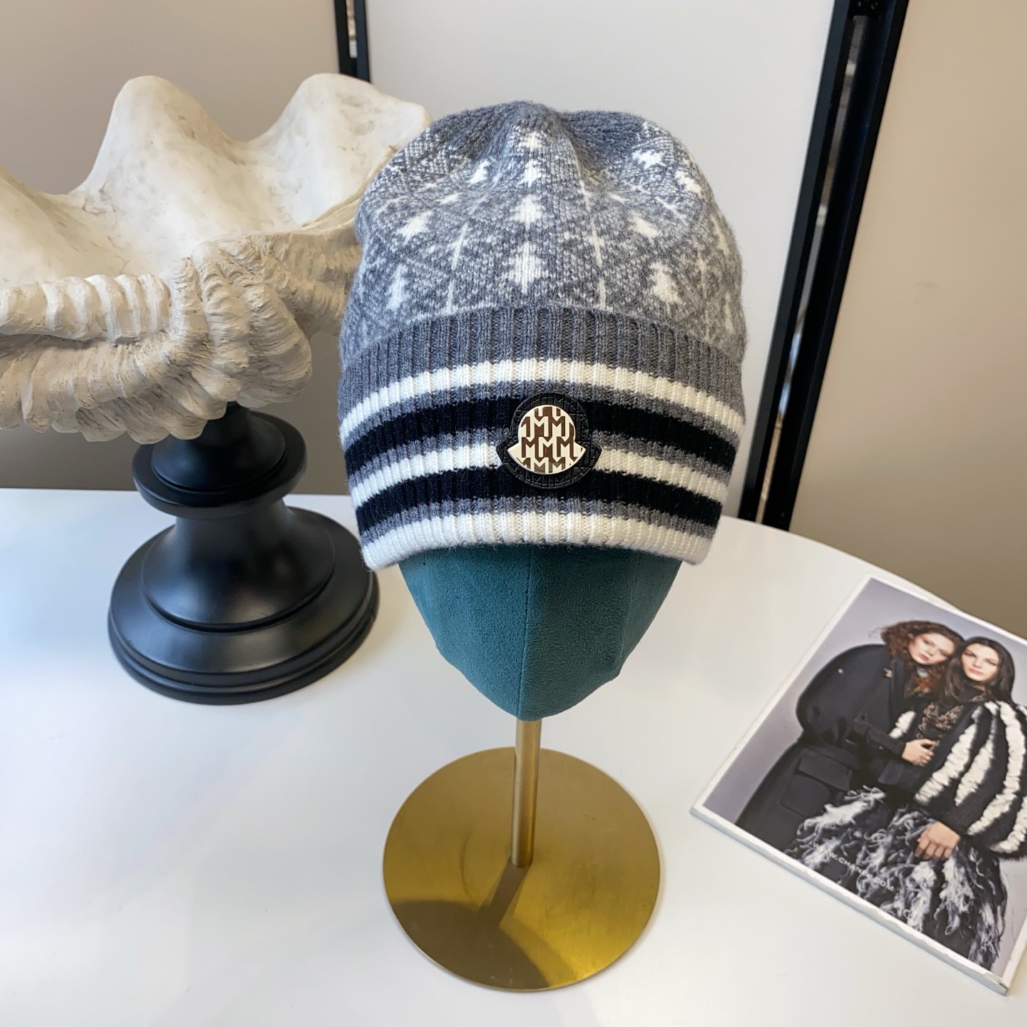 NO:643395,Running volume 25 New models for autumn and winter, wool knitted hat with mouth, high quality wool yarn, soft and waxy, fashionable, warm and versatile, brown, dark gray, black hat, fisherman hat, baseball cap, knitted hat, hat, Moncler, espadrilles, hats19860909跑量 25 秋冬新款 蒙口羊毛针织帽 高品质羊毛纱线 软软糯糯 时尚保暖百搭 咖啡色 深灰色 黑色帽子渔夫帽棒球帽针织帽,帽子,Moncler,espadrilles,hats,hat