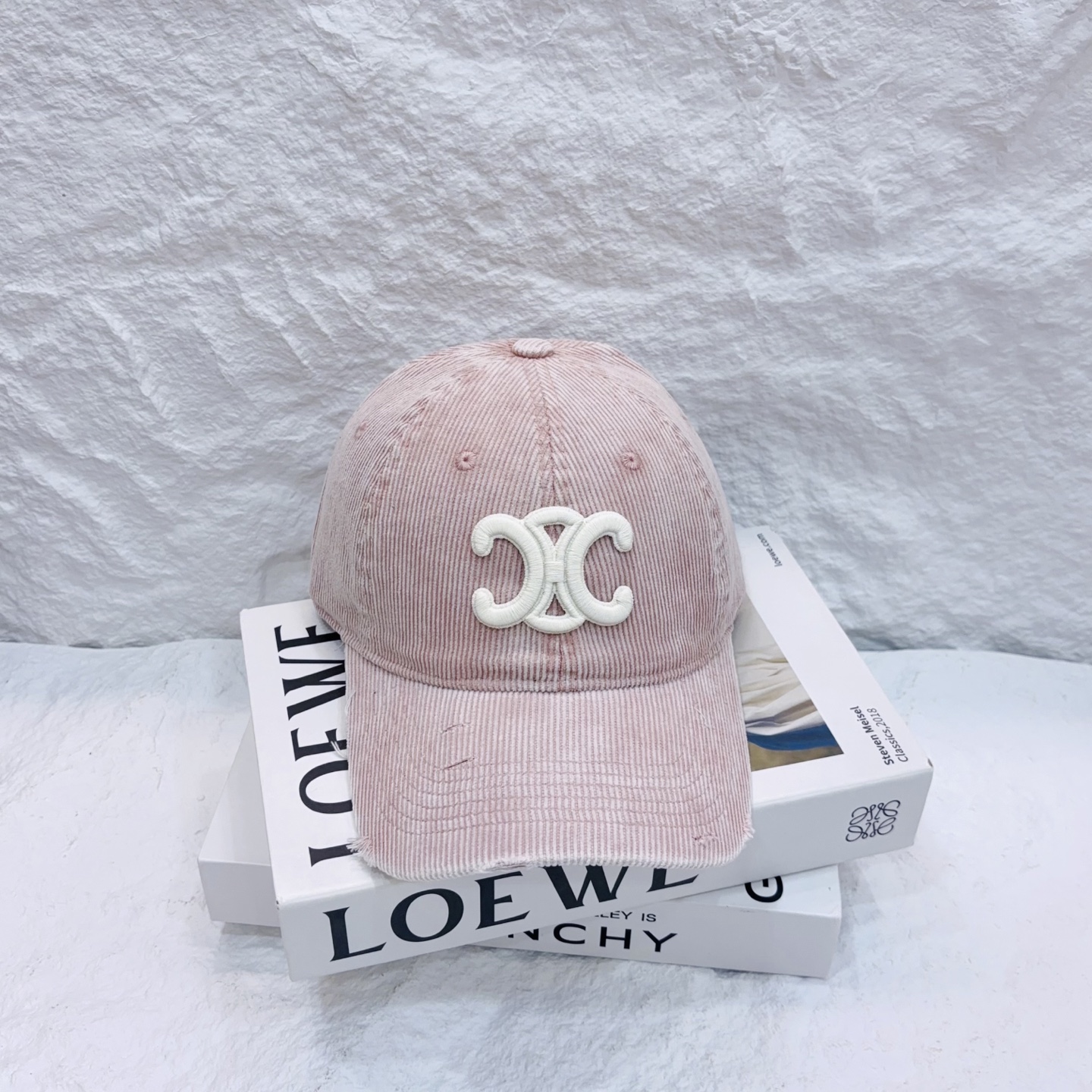 NO:643349,New products are available on Running Volume!  CELINE baseball cap, pure cotton corduroy material hat, fisherman hat, baseball cap, knitted hat, hat, celine, espadrilles, hats19860909跑量 上新品啦！ CELINE棒球帽 纯棉灯芯绒材质帽子渔夫帽棒球帽针织帽,帽子,celine,espadrilles,hats,hat