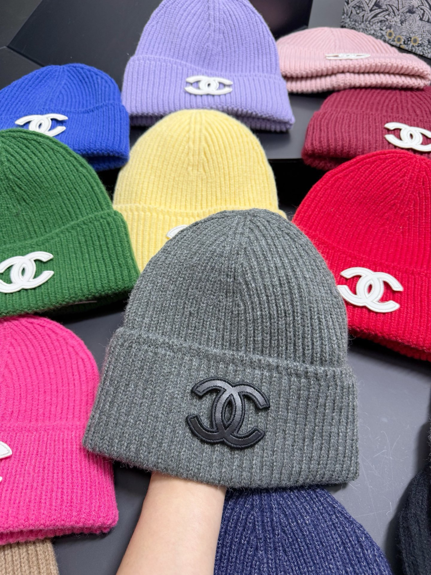 NO:670657,Running volume Xiaoxiang ~ New hat made of core-spun yarn, not only versatile in color, but also very warm, super comfortable, not picky about your hair shape, it is simply the patron saint of warmth in winter!  Hats bucket hat, baseball cap, knitted hat, hat, espadrilles, hats19860909跑量 小香～新款帽子 包芯纱材质,不仅颜色百搭,还很保暖,超级舒适,不挑头型,简直是冬天的温暖守护神！帽子渔夫帽棒球帽针织帽,帽子,espadrilles,hats,hat