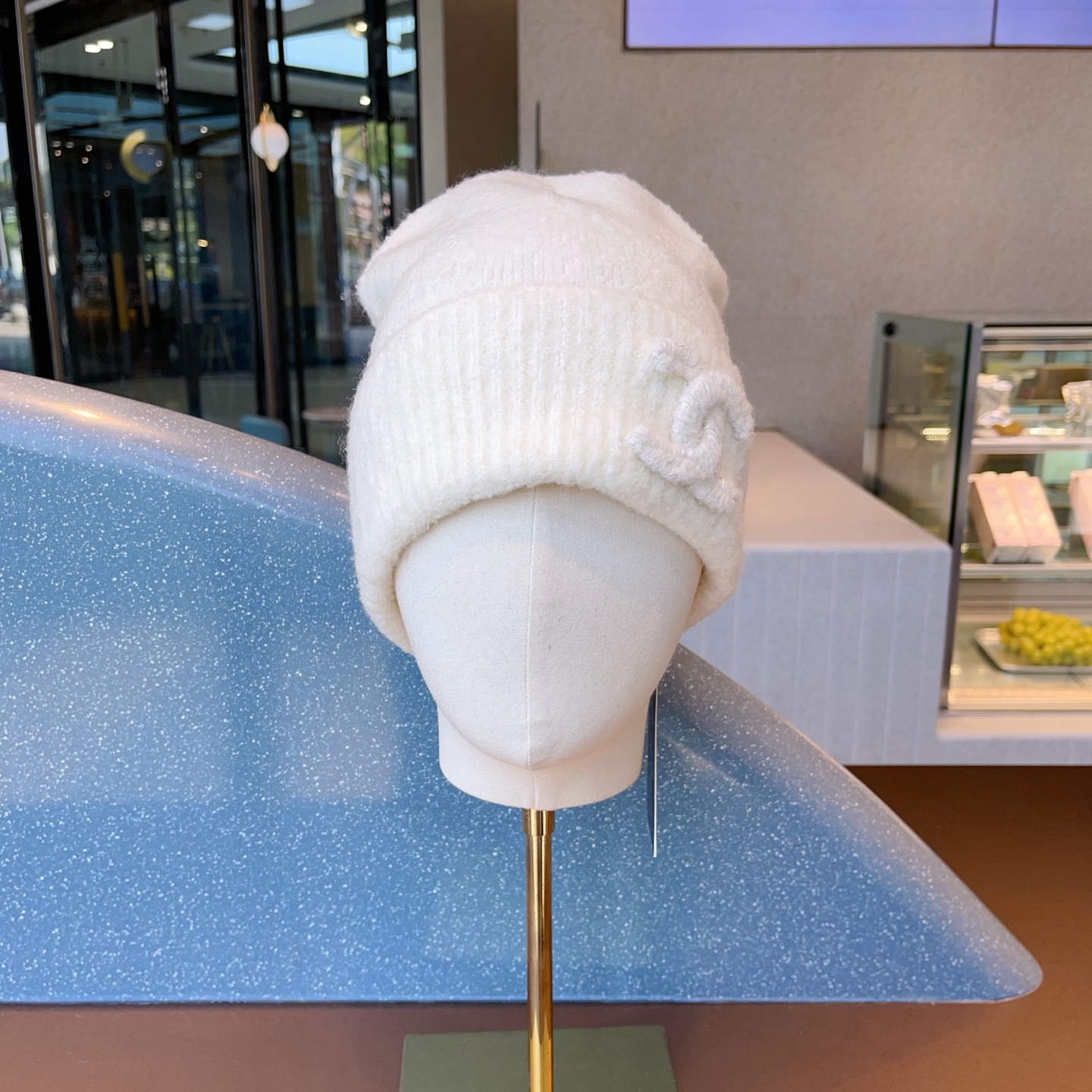 NO:670687,Running volume - 25 new autumn and winter styles Xiaoxiang mixed color logo knitted hat celebrity Internet celebrity same high-end goods white black gray hat fisherman hat baseball cap knitted hat, hat, espadrilles, hats19860909跑量 —25秋冬新款 小香混色logo针织帽 明星 网红同款高端货 白色 黑色 灰色帽子渔夫帽棒球帽针织帽,帽子,espadrilles,hats,hat