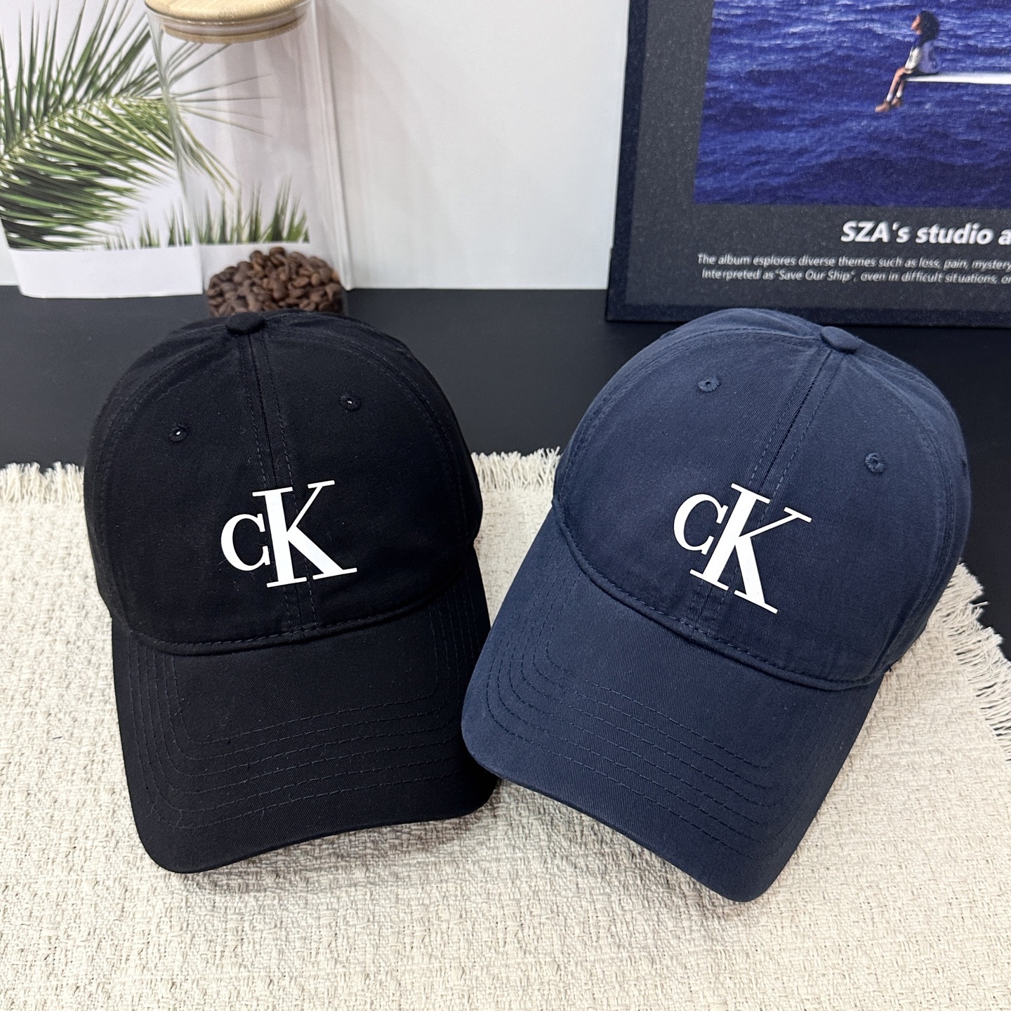 NO:703993,CK's new baseball cap, pure cotton, suitable for all seasons!  The same style for men and women, simple and high-end!  Running quantity model, close your eyes and rush!  Hats bucket hat, baseball cap, knitted hat, hat, espadrilles, hats19860909跑量 CK新款棒球帽 纯棉 适合一年四季！ 男女同款,简约高级感满满！ 跑量款 闭眼冲！帽子渔夫帽棒球帽针织帽,帽子,espadrilles,hats,hat