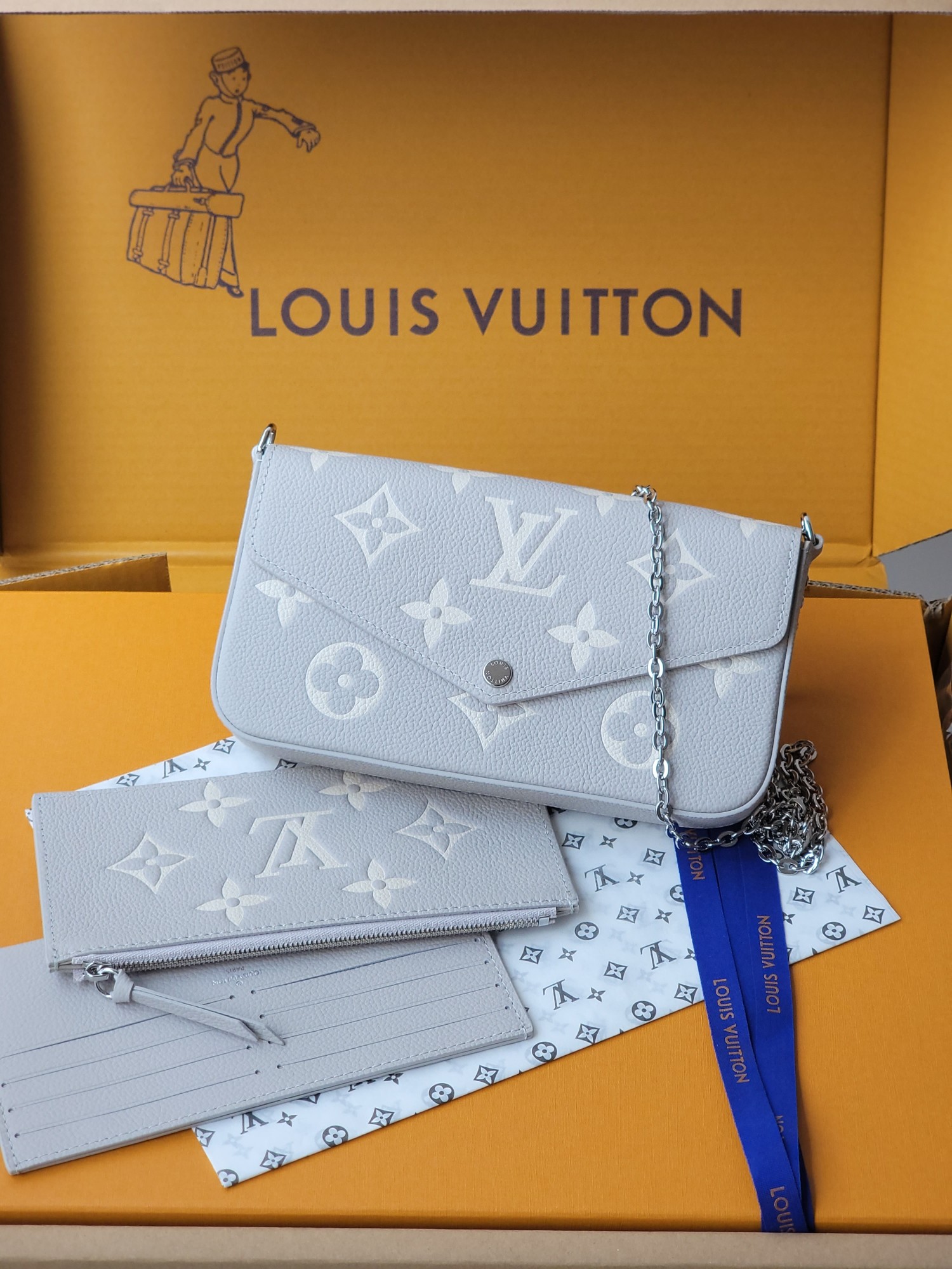 Louis Vuitton Pochette Félicie Monogram Empreinte Gris con Cadena