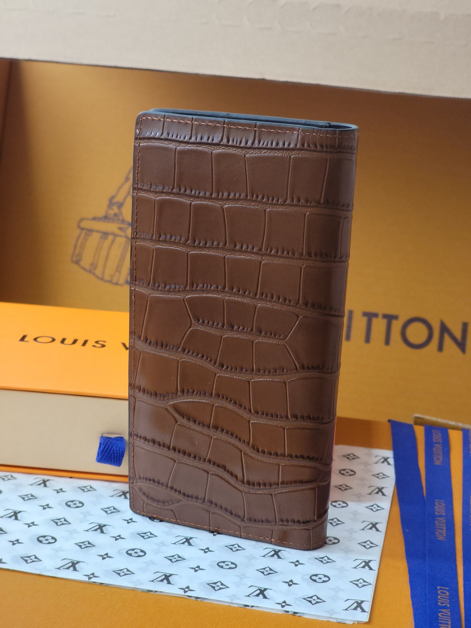 Luxury Alligator Leather Wallet with Multiple Slots and Pockets: Brazza M81830 Suit (19x10x2 cm) - 图片 2