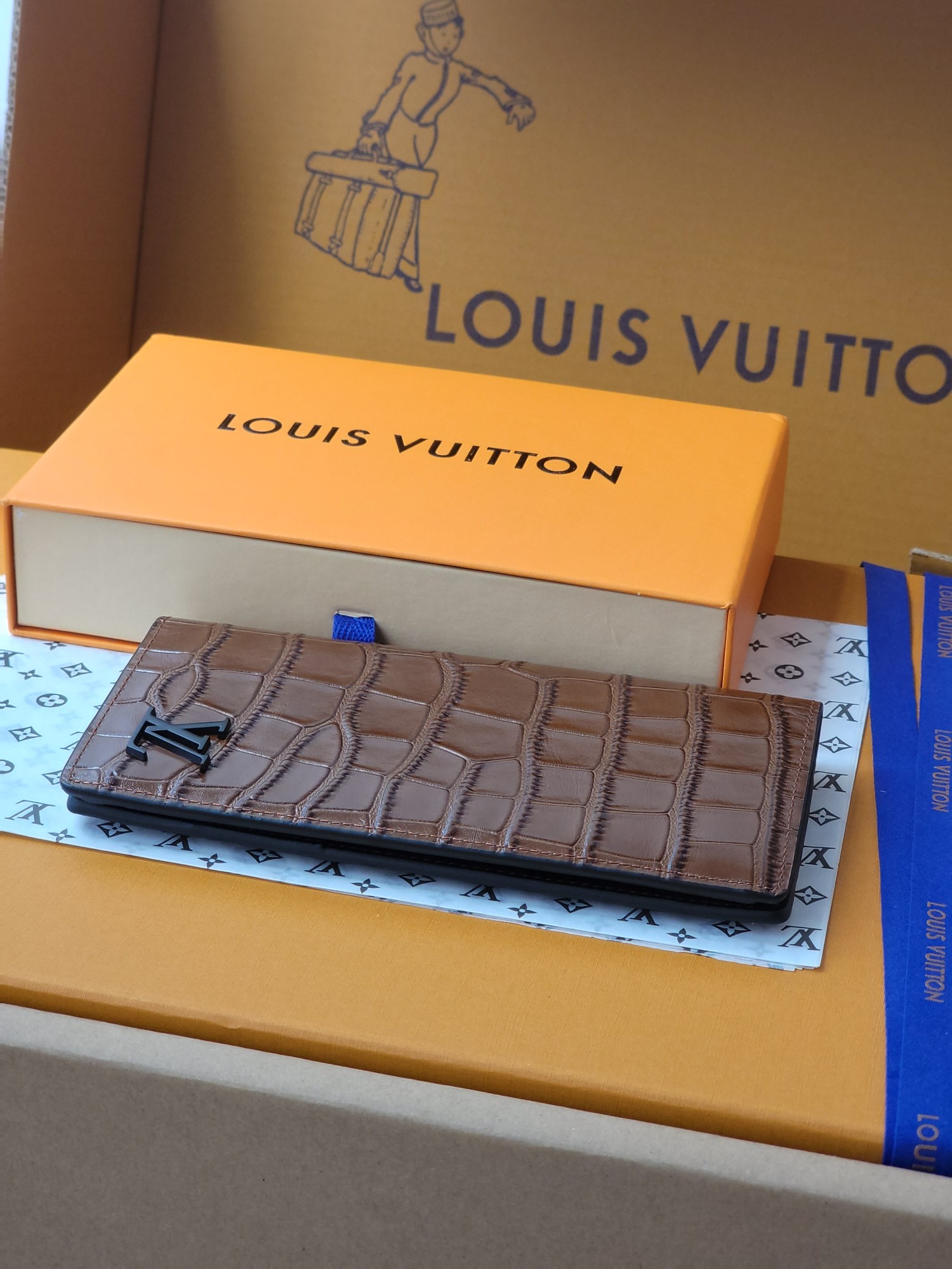 Luxury Alligator Leather Wallet with Multiple Slots and Pockets: Brazza M81830 Suit (19x10x2 cm) - 图片 3