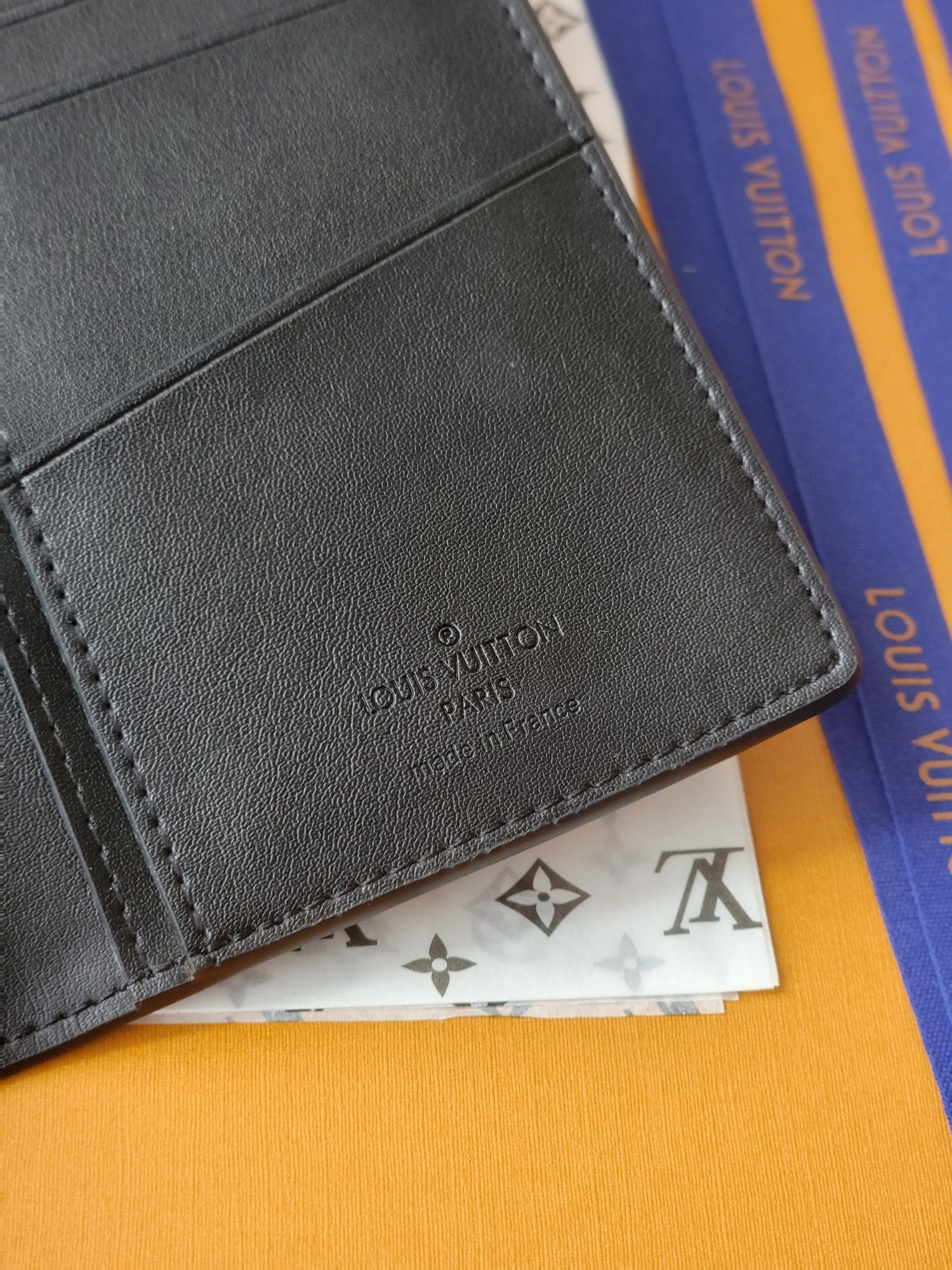 Luxury Alligator Leather Wallet with Multiple Slots and Pockets: Brazza M81830 Suit (19x10x2 cm) - 图片 8