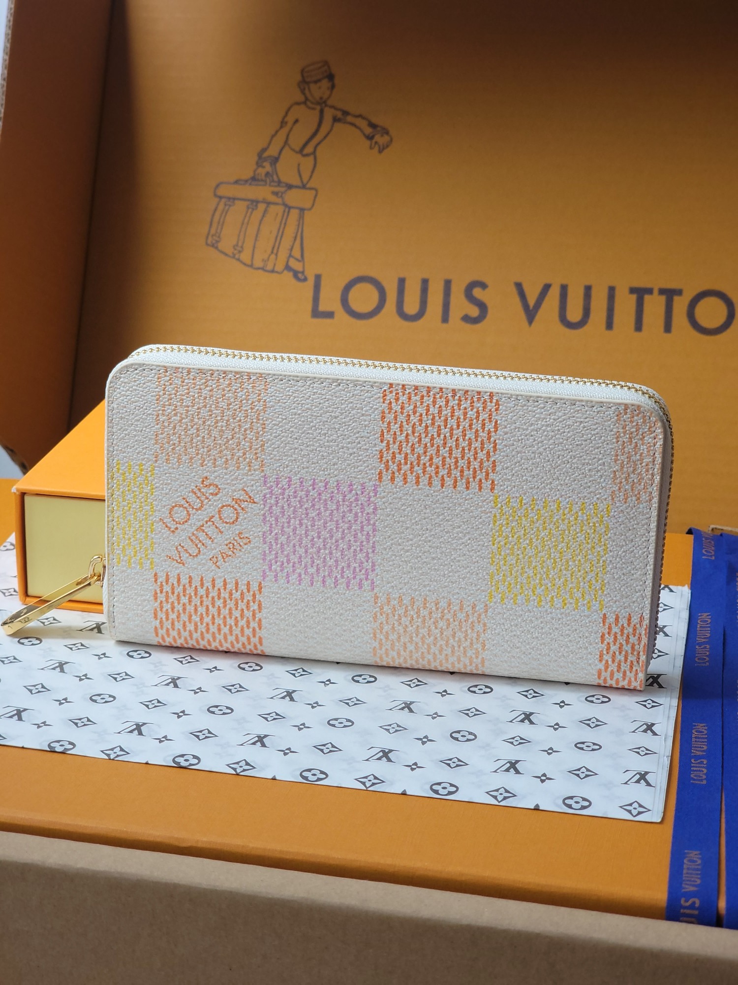 Louis Vuitton Zippy Wallet Damier Azur Canvas with Colorful Details 2 a1751177448647 7601