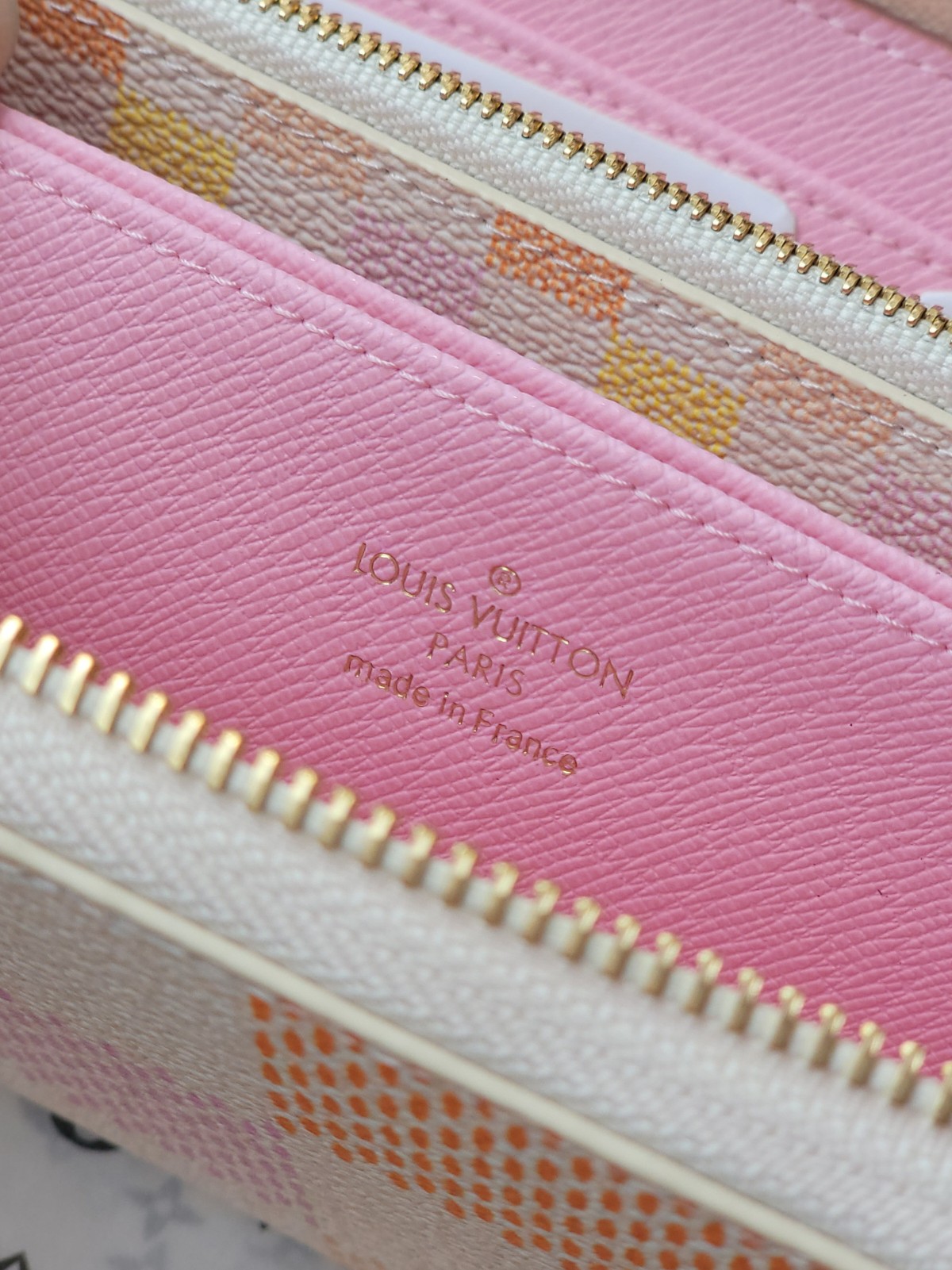 Louis Vuitton Zippy Wallet Damier Azur Canvas with Colorful Details 8 a1751177448949 5361