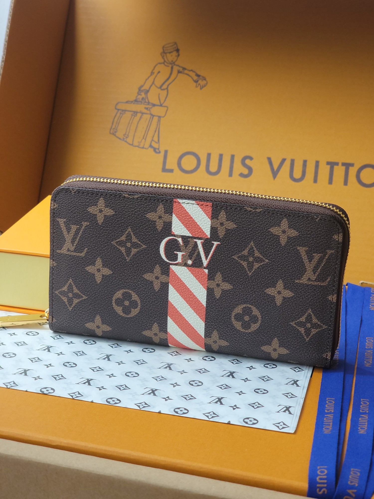 Louis Vuitton Zippy Portemonnee Monogram Canvas met Personalisatie