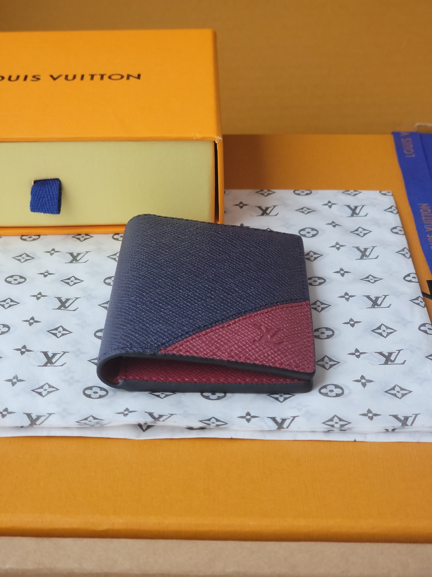 Louis Vuitton Pocket Organizer Wallet Taiga Leather - Navy & Burgundy 6 a1752919150832 0264