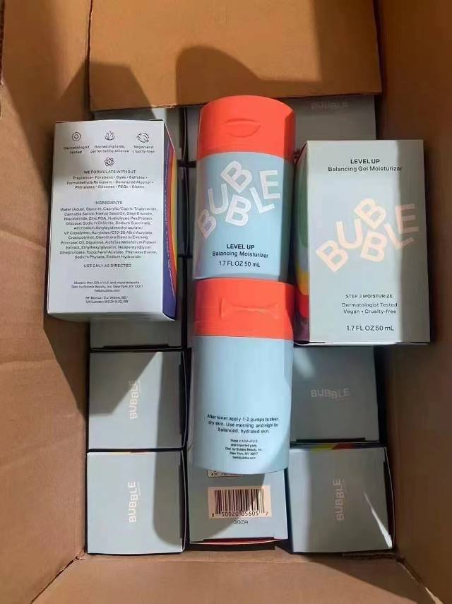 箱规:件144个  询价
BUBBLE保湿面霜三款