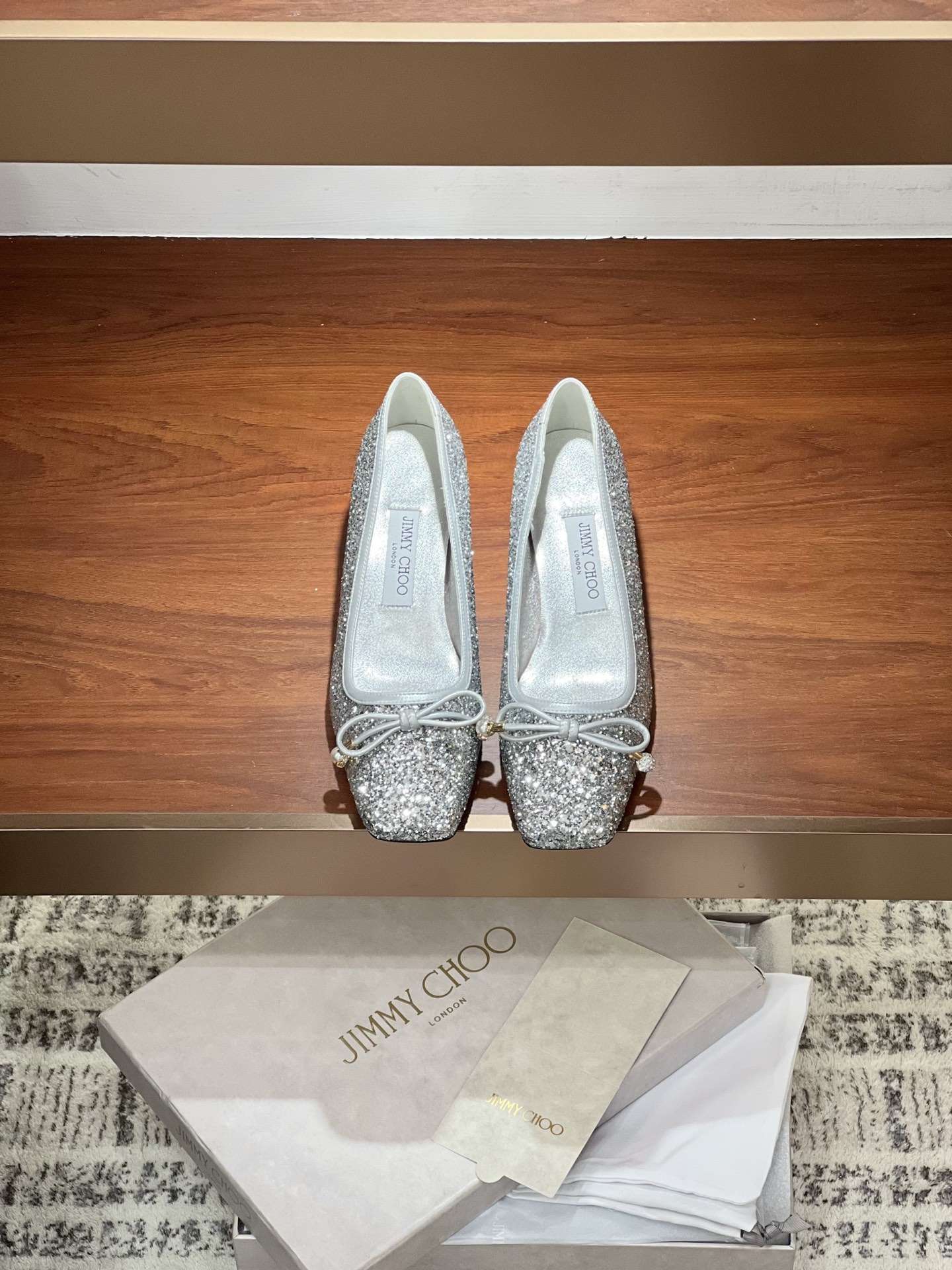 NO:174542,ELME decoration bow square head commuter lazy shoes | Top version Materials and craftsmanship Original sheepskin Original padded leather insole Pearl and crystal decoration bow 4.5cm square heel design, Italian leather outsole Size35-41 (customized for 40 41), single shoes, sheepskin, Leather soles19860909ELME饰蝴蝶结方头通勤懒人单鞋｜顶级版本 材料与工艺 原版羊皮 原版加垫皮革内底 珍珠和水晶饰蝴蝶结 4.5cm方跟设计,意大利真皮大底 Size35-41（40 41定做）,单鞋,sheepskin,Leather soles,Women's Shoes