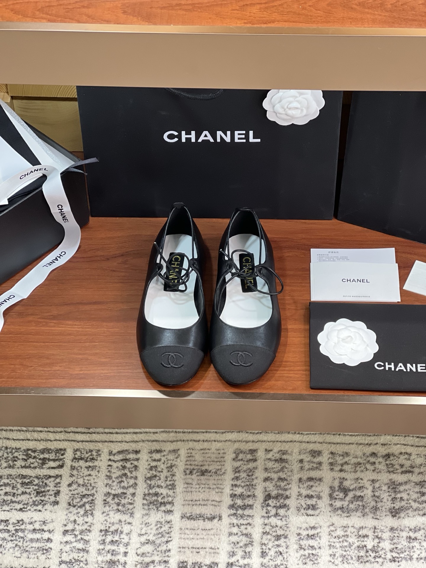 NO:224665,Purchase grade chane* Xiaoxiang C Home 2025SS Super hot spring and summer Milan show style flat-soled comfortable straps Mary Jane ballet shoes single shoes Xiaohongshu internet celebrity show pictures are even more popular fairy shoes, retro Mary Jane shoes, 25 most popular strap design elements, super slim and super versatile upper custom twill fabric/soft sheepskin inner foot pad imported Australian sheepskin sole Italian leather sole Five-color chick yellow/black/white/pink/burned yellow Size: 35, 36, 37, 38, 39 (40, 41 can be customized! No return and exchange!), single shoes, chanel, chanel, mary jane, sheepskin19860909代购级 chane* 小香C家 2025SS 超火爆春夏米兰走秀款平底舒适绑带玛丽珍芭蕾舞鞋单鞋 小红书网红秀图更是火出圈的仙女鞋,复古玛丽珍鞋,25最火的绑带设计元素,超级显瘦,超级百搭 鞋面定制斜纹布料/柔软绵羊皮 内里垫脚进口澳洲羊皮 鞋底意大利真皮底 五色小鸡黄/黑色/白色/粉色/焦黄 Size:35、36、37、38、39（40,41可定制！不退换！）,单鞋,chanel,chanel,mary jane,sheepskin,Women's Shoes