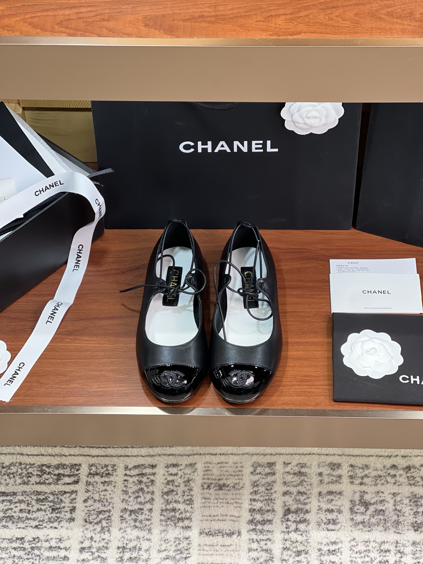 NO:224670,Purchase grade chane* Xiaoxiang C Home 2025SS Super hot spring and summer Milan show style flat-soled comfortable straps Mary Jane ballet shoes single shoes Xiaohongshu internet celebrity show pictures are even more popular fairy shoes, retro Mary Jane shoes, 25 most popular strap design elements, super slim, super versatile upper custom patent leather/soft sheepskin inner footbed imported Australian sheepskin sole Italian genuine leather sole Five-color chick yellow/black/white/pink/burned yellow Size: 35, 36, 37, 38, 39 (40, 41 can be customized! No return and exchange!), single shoes, chanel, chanel, mary jane, sheepskin19860909代购级 chane* 小香C家 2025SS 超火爆春夏米兰走秀款平底舒适绑带玛丽珍芭蕾舞鞋单鞋 小红书网红秀图更是火出圈的仙女鞋,复古玛丽珍鞋,25最火的绑带设计元素,超级显瘦,超级百搭 鞋面定制漆皮/柔软绵羊皮 内里垫脚进口澳洲羊皮 鞋底意大利真皮底 五色小鸡黄/黑色/白色/粉色/焦黄 Size:35、36、37、38、39（40,41可定制！不退换！）,单鞋,chanel,chanel,mary jane,sheepskin,Women's Shoes