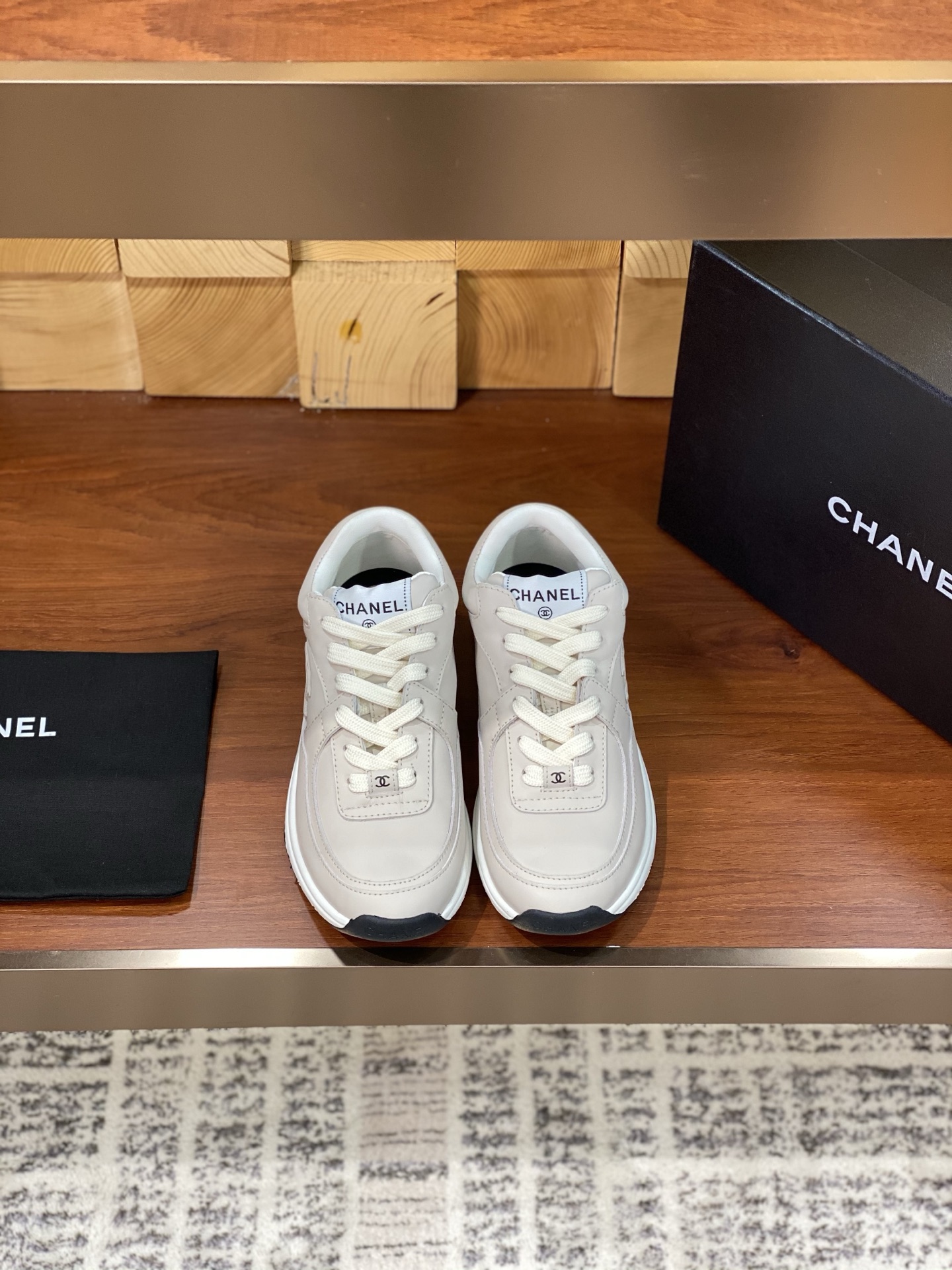 NO:263196,Chanel· 2025ss new model Xiaoxiang color panda color-blocking skateboard shoes casual sports shoes counter-level version, the counter-out of stock on the entire network!  Each 