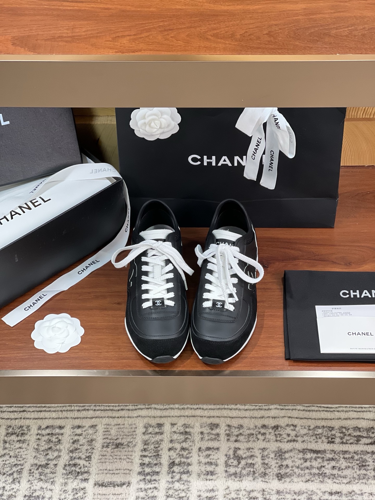 NO:263204,Top electric embroidered board shoes Chane l· 2025ss new model Xiaoxiang black and white panda color-blocking skateboard shoes casual sports shoes counter-level version, the counter-out of stock on the entire network!  Each 