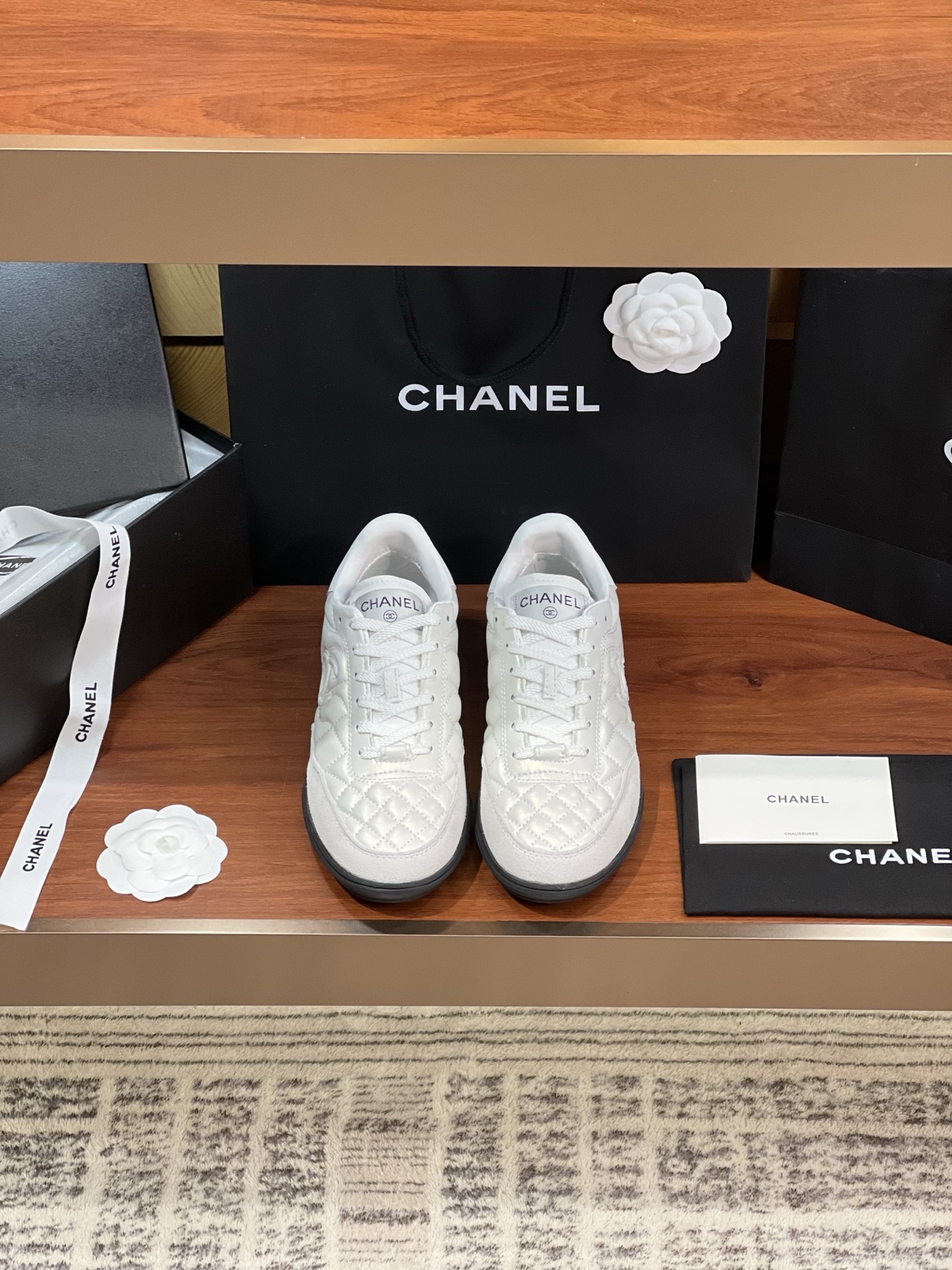 NO:263207,2025 counter new color fetal ox diamond running shoes Chan※l· 2025ss new style Xiaoxiang black and white panda color-blocking skateboard shoes high top shoes casual sports shoes counter-level version, the counter-out of stock on the entire network!  Each 