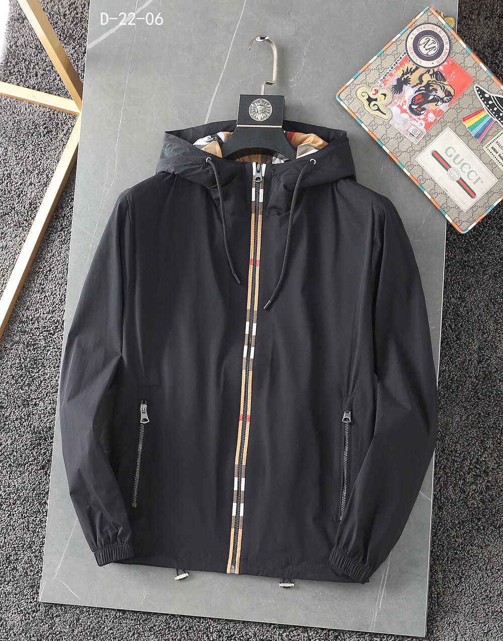 Burberry 2025 Spring/Summer Hooded Jacket - Italian Fabric, Stylish and High-End