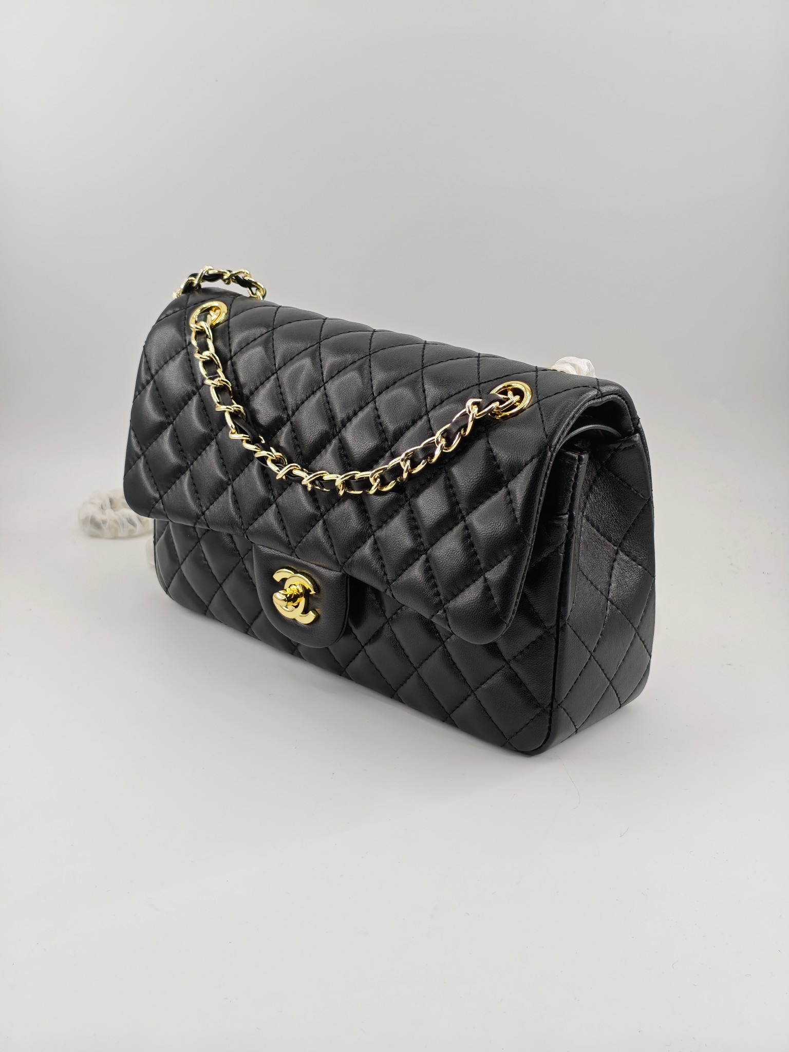 升级版CF中号
黑色小羊皮金扣
实物实拍
款号：1112
尺寸：25.5X16X7 

