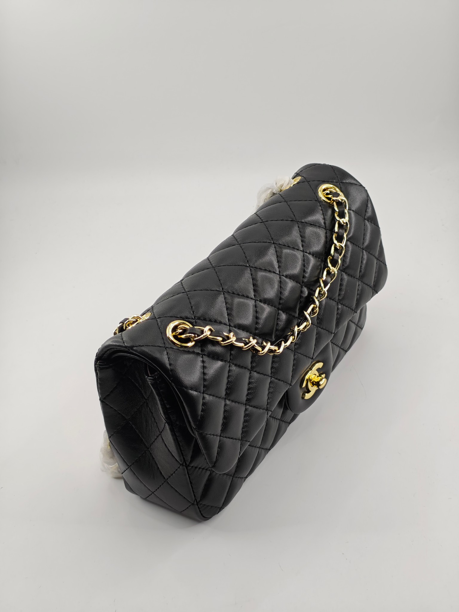 升级版CF中号
黑色小羊皮金扣
实物实拍
款号：1112
尺寸：25.5X16X7 

