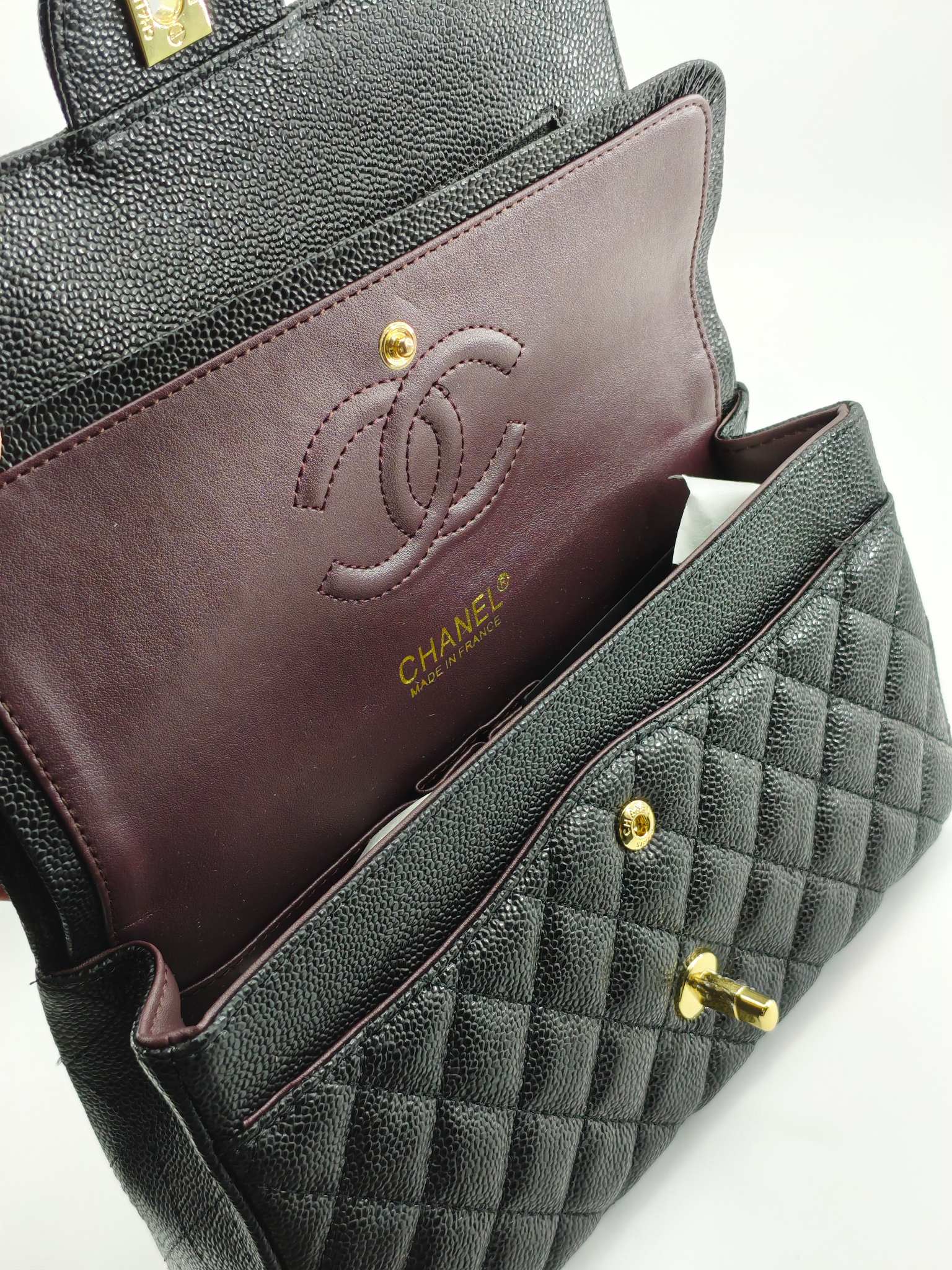 升级版CF中号
黑色鱼子酱金扣
实物实拍
款号：1112
尺寸：25.5X16X7 

