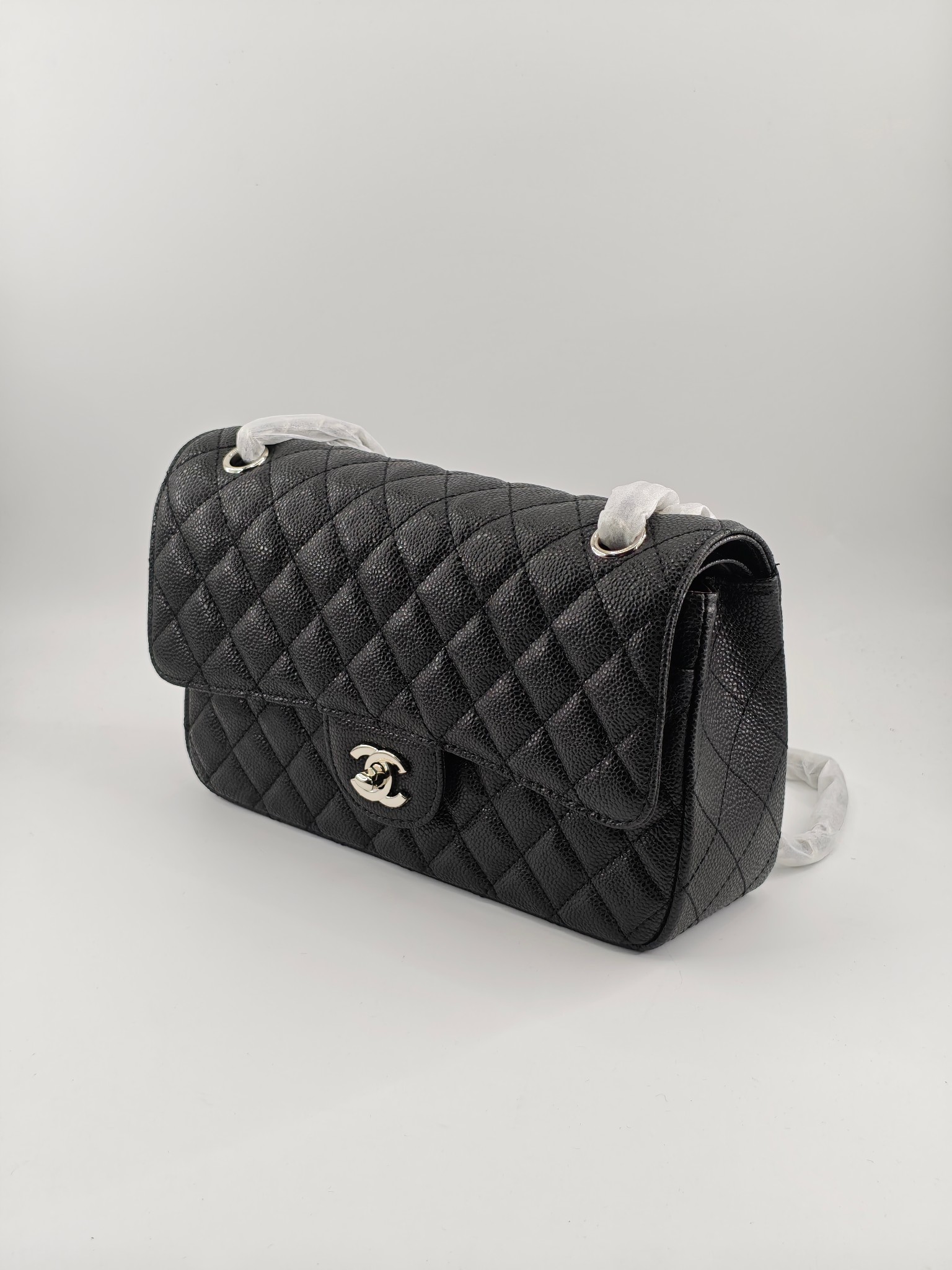 升级版CF中号
黑色鱼子酱银扣
实物实拍
款号：1112
尺寸：25.5X16X7 
