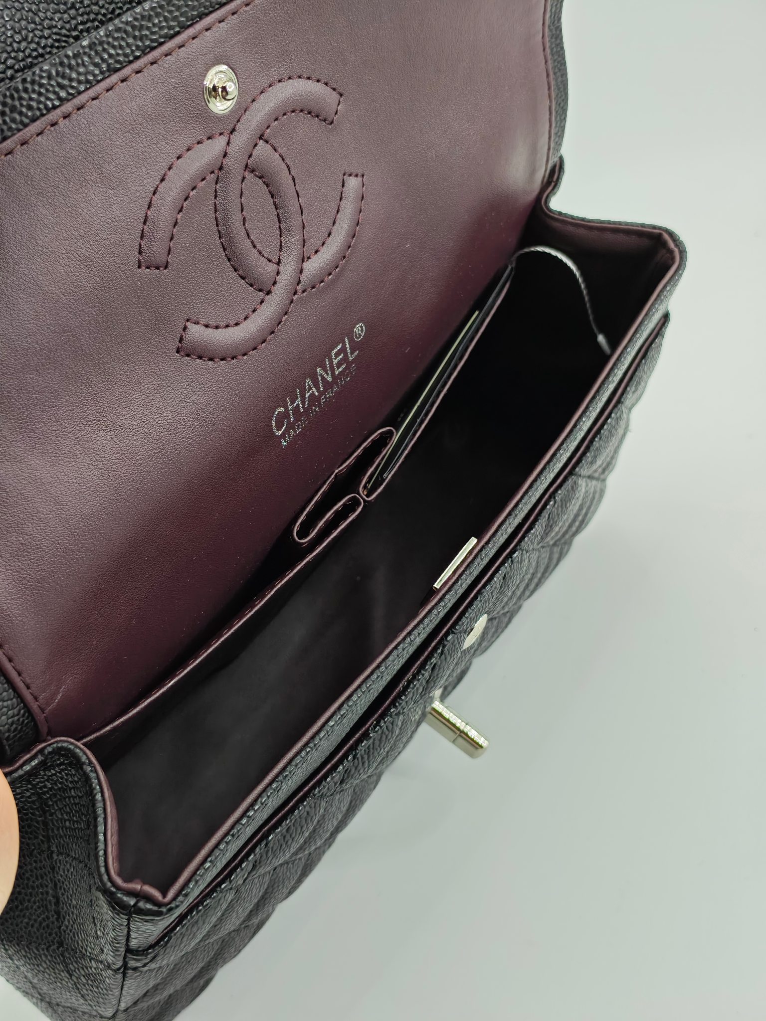 升级版CF中号
黑色鱼子酱银扣
实物实拍
款号：1112
尺寸：25.5X16X7 
