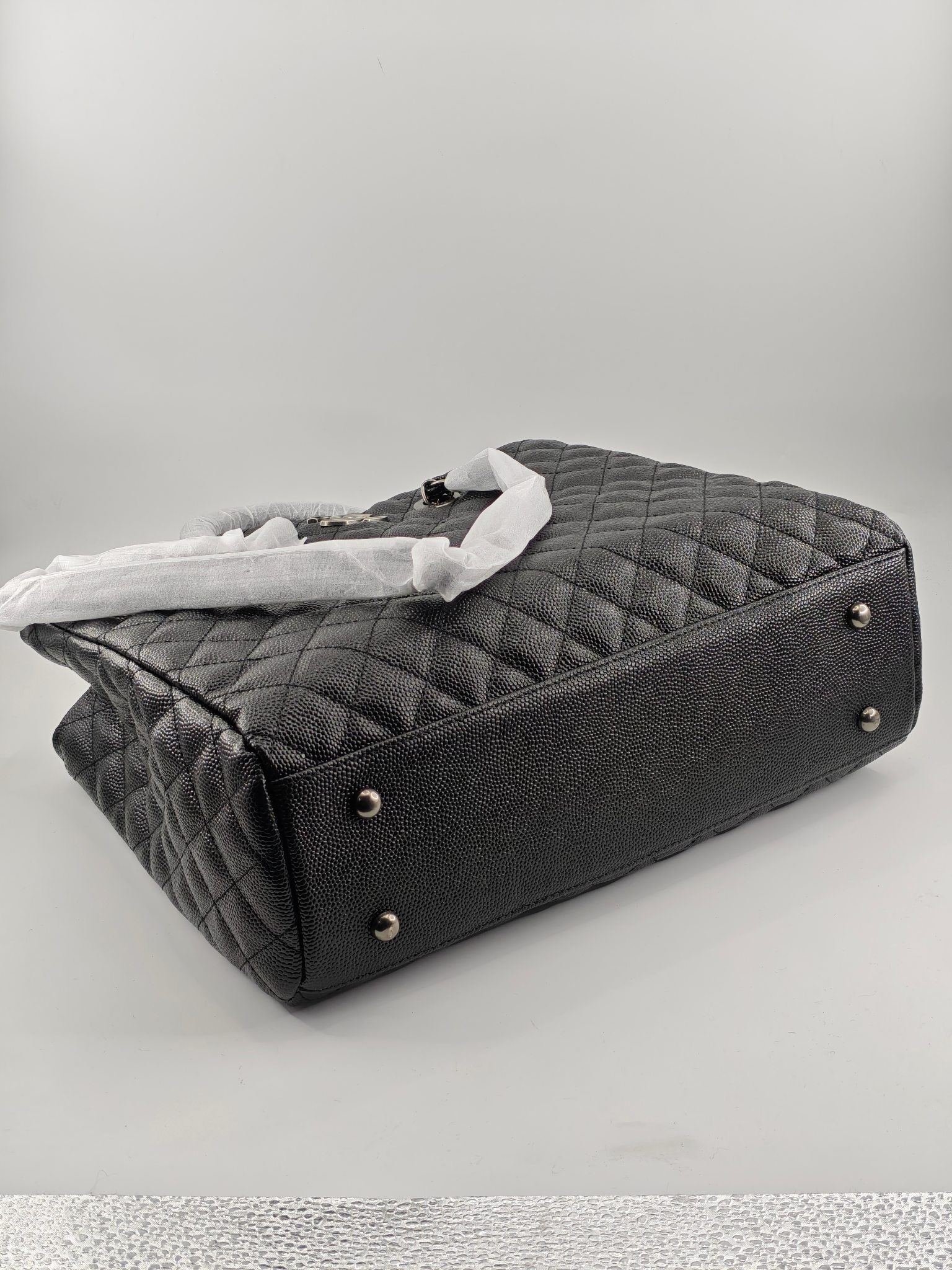  25升级版托特包
黑色头层牛皮鱼子酱古银五金
实物实拍
款号：8007
尺寸 35*30*13 
