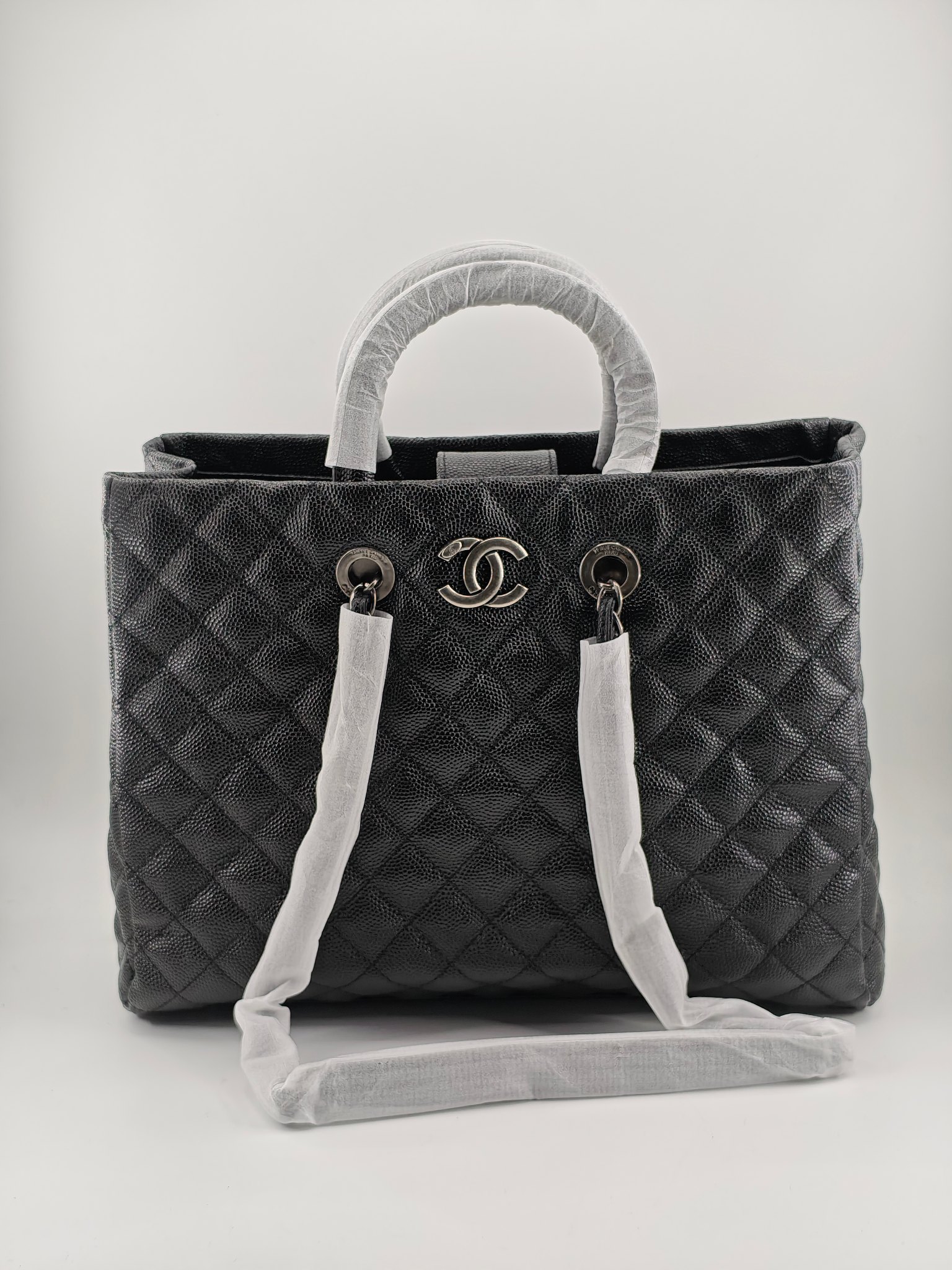  25升级版托特包
黑色头层牛皮鱼子酱古银五金
实物实拍
款号：8007
尺寸 35*30*13 
