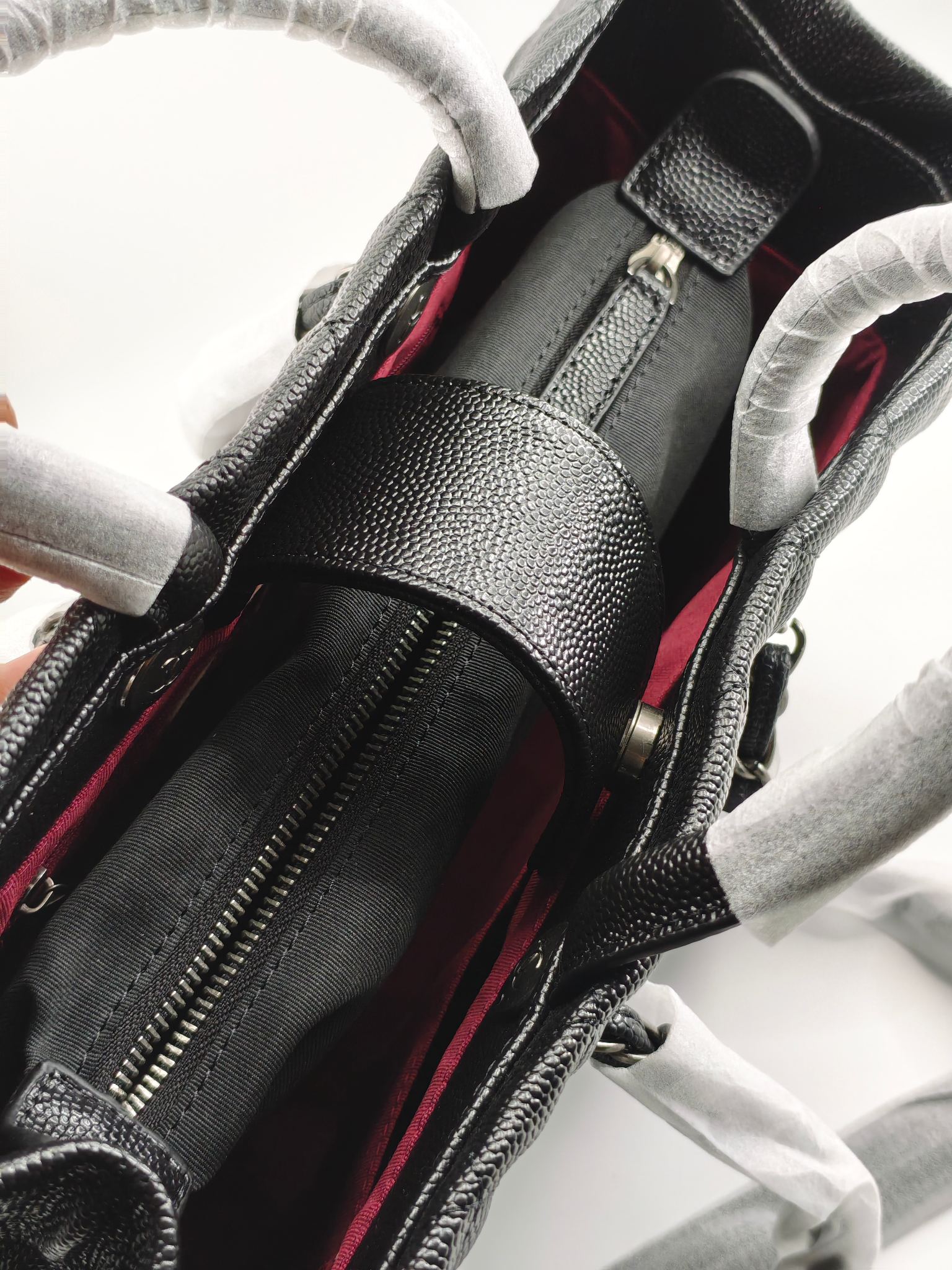  25升级版托特包
黑色头层牛皮鱼子酱古银五金
实物实拍
款号：8007
尺寸 35*30*13 
