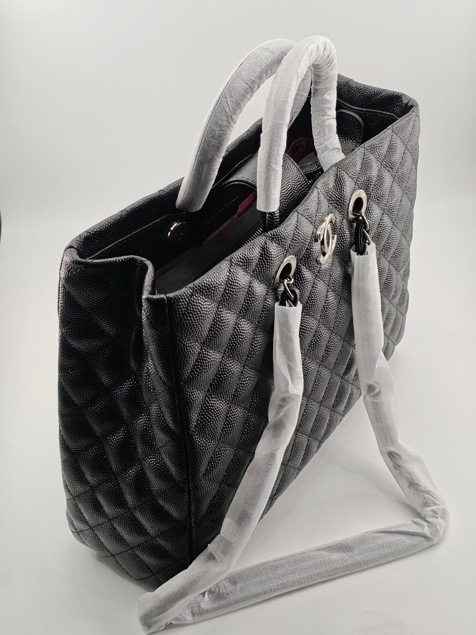  25升级版托特包
黑色头层牛皮鱼子酱古银五金
实物实拍
款号：8007
尺寸 35*30*13 
