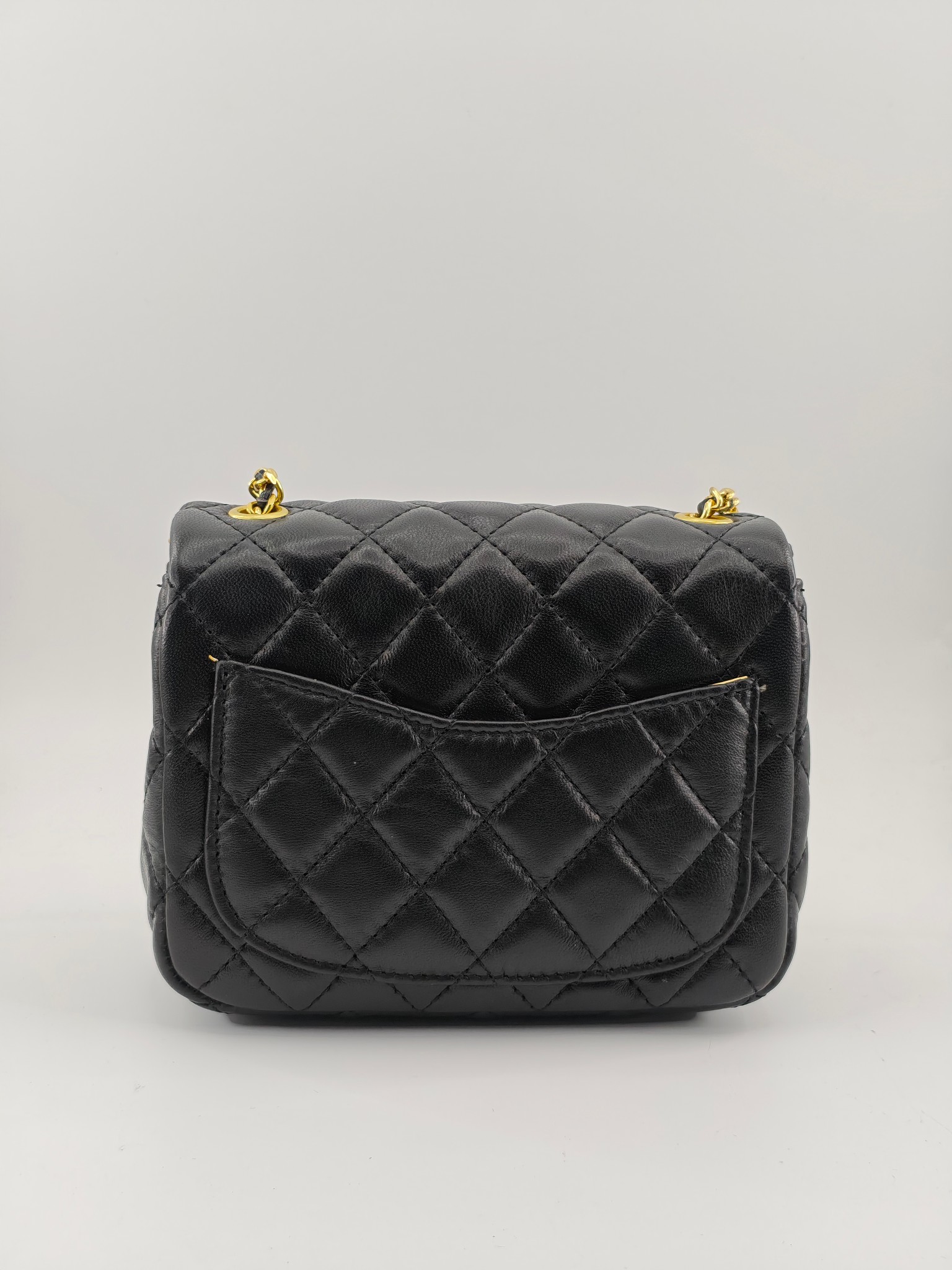 小香CF系列小金球
黑色头层小羊皮
实物实拍
尺寸：18/13/7
款号：1786
