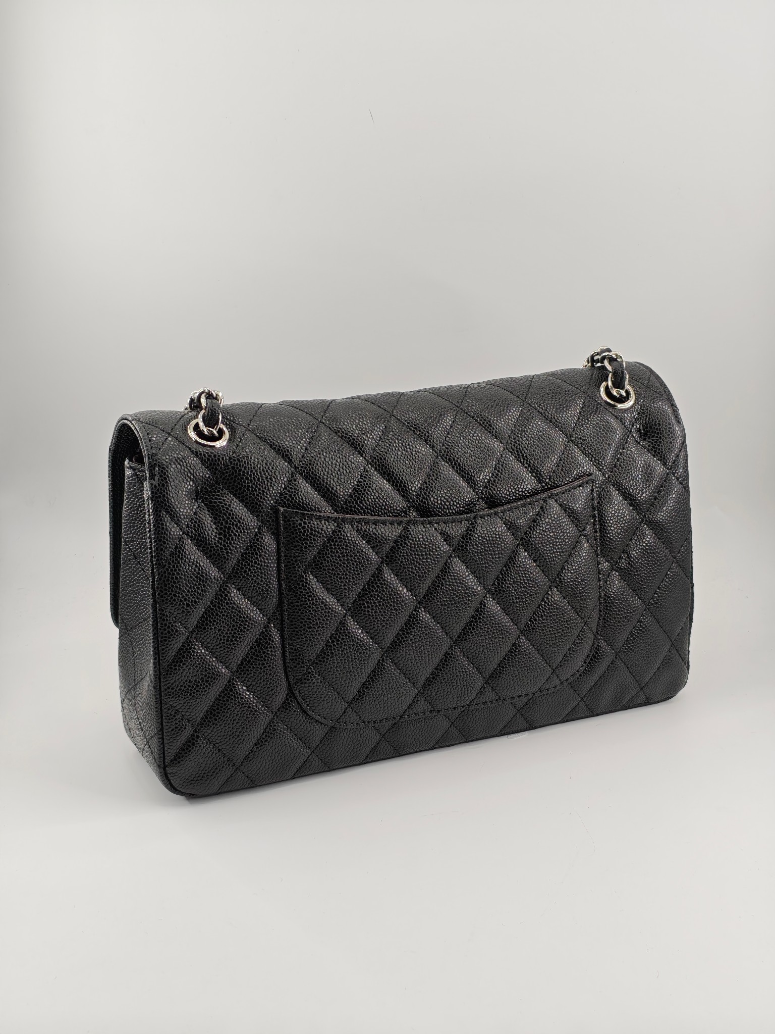 小香CF中号菱格斜挎单肩包
黑色头层皮鱼子酱银扣
实物实拍
尺寸：30/18/8
款号：1113