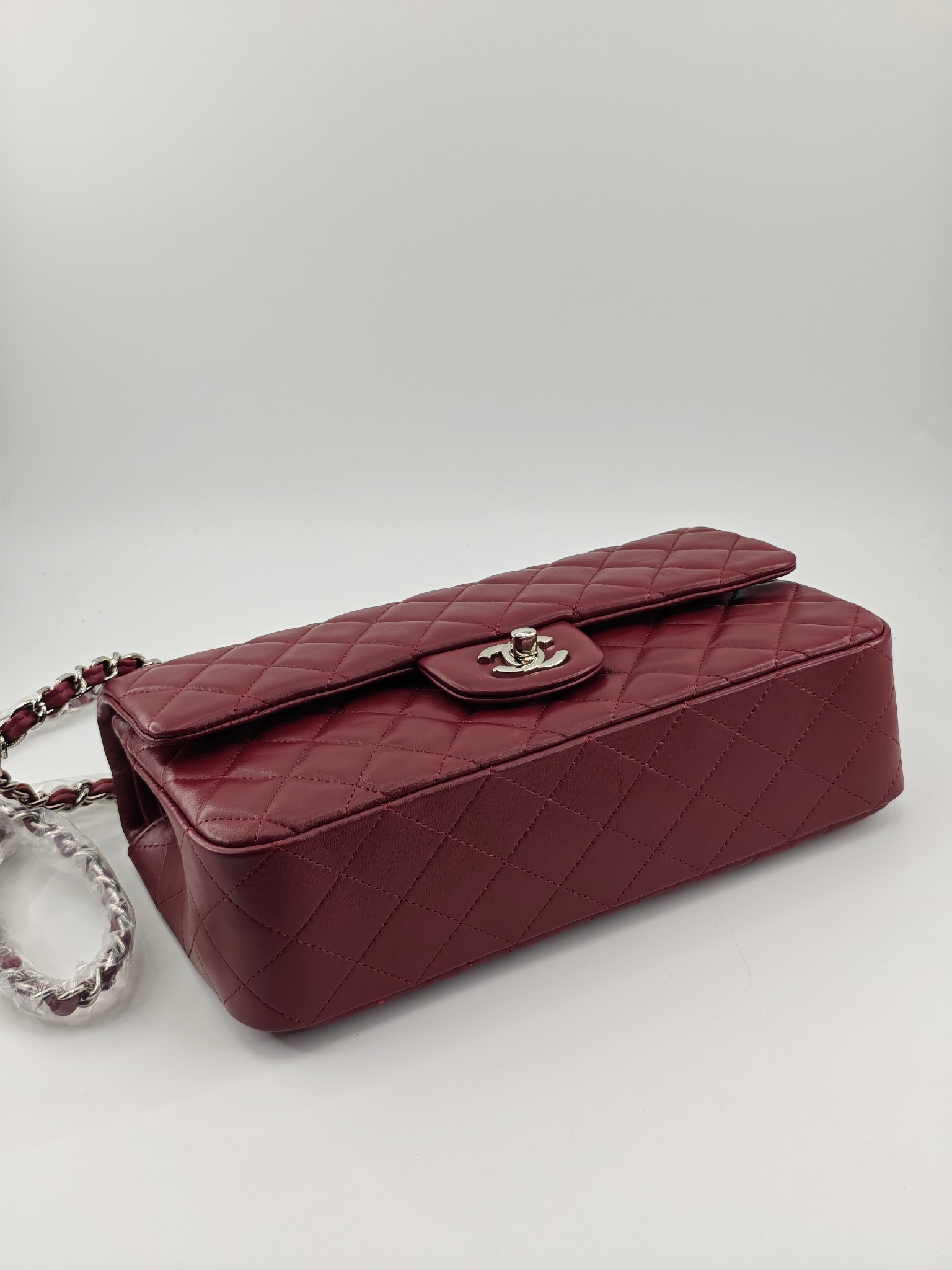  升级版CF中号
酒红头层羊皮银扣
实物实拍
款号：1112
尺寸：25.5X16X7 