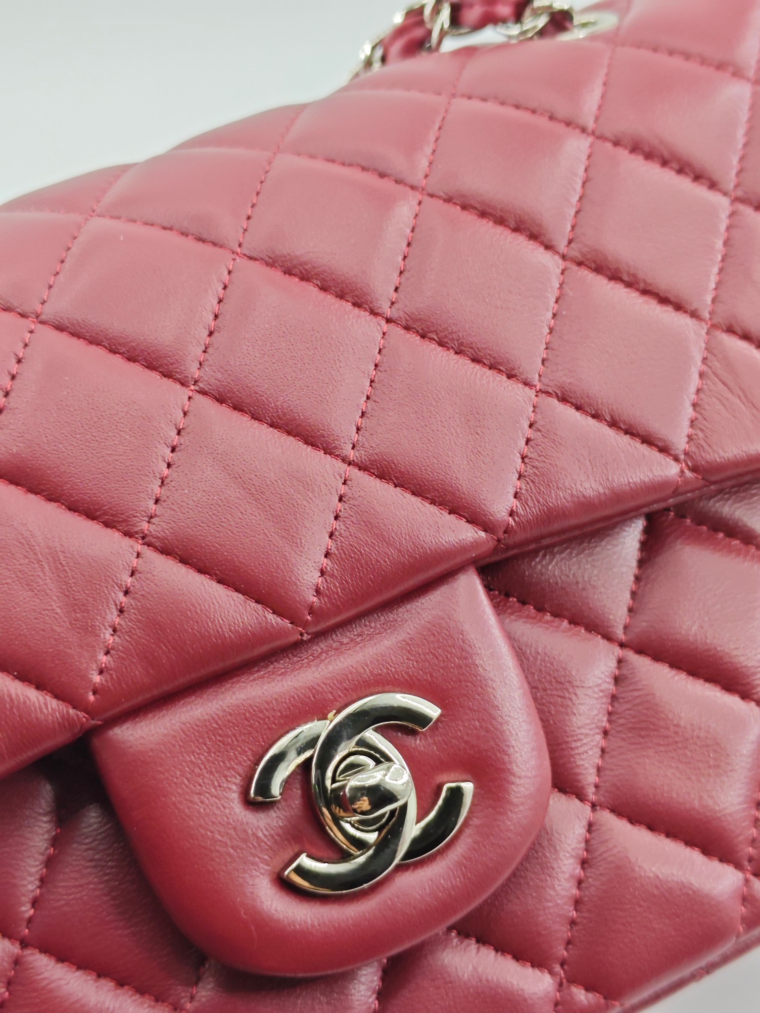  升级版CF中号
酒红头层羊皮银扣
实物实拍
款号：1112
尺寸：25.5X16X7 