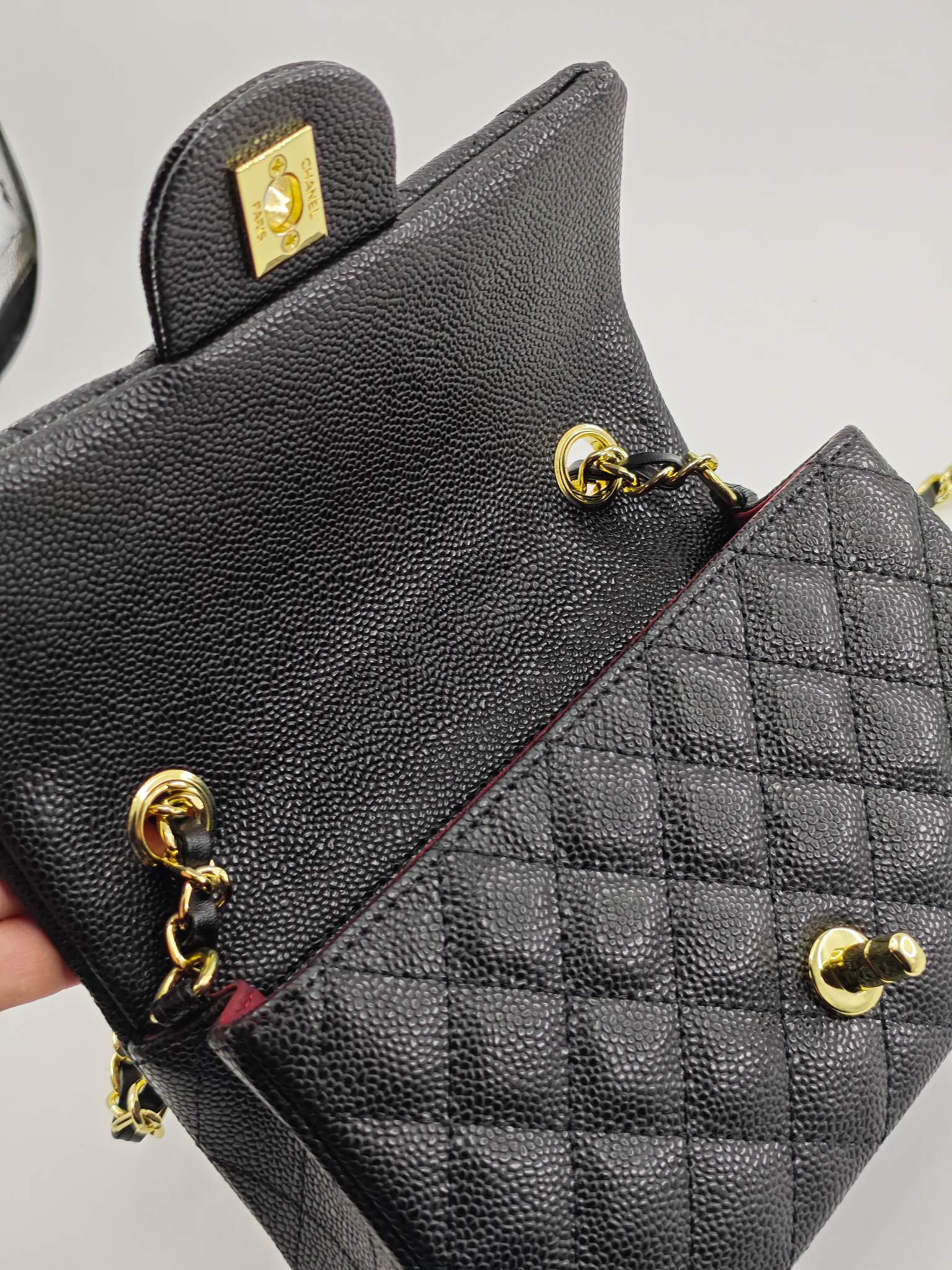 小香CF方胖子斜挎包单肩包
黑色头层皮鱼子酱金扣
实物实拍
尺寸：20x13x7
款号：1116