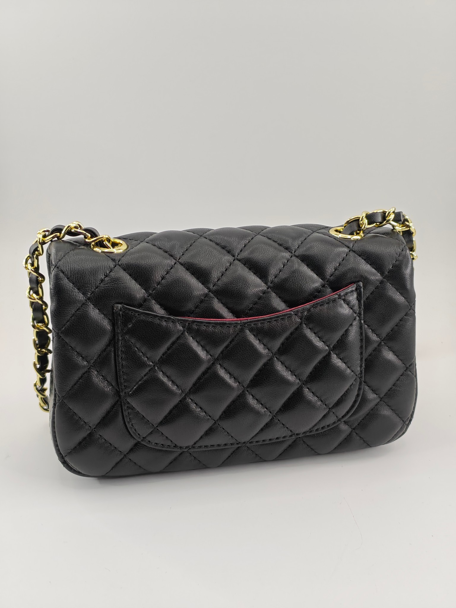 小香CF方胖子斜挎包单肩包
黑色头层皮小羊皮金扣
实物实拍
尺寸：20x13x7
款号：1116

