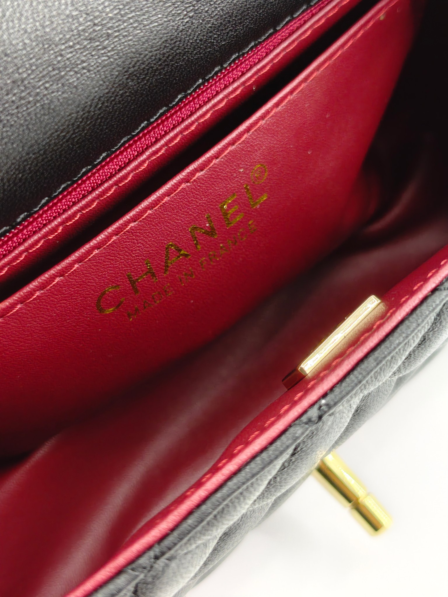 小香CF方胖子斜挎包单肩包
黑色头层皮小羊皮金扣
实物实拍
尺寸：20x13x7
款号：1116

