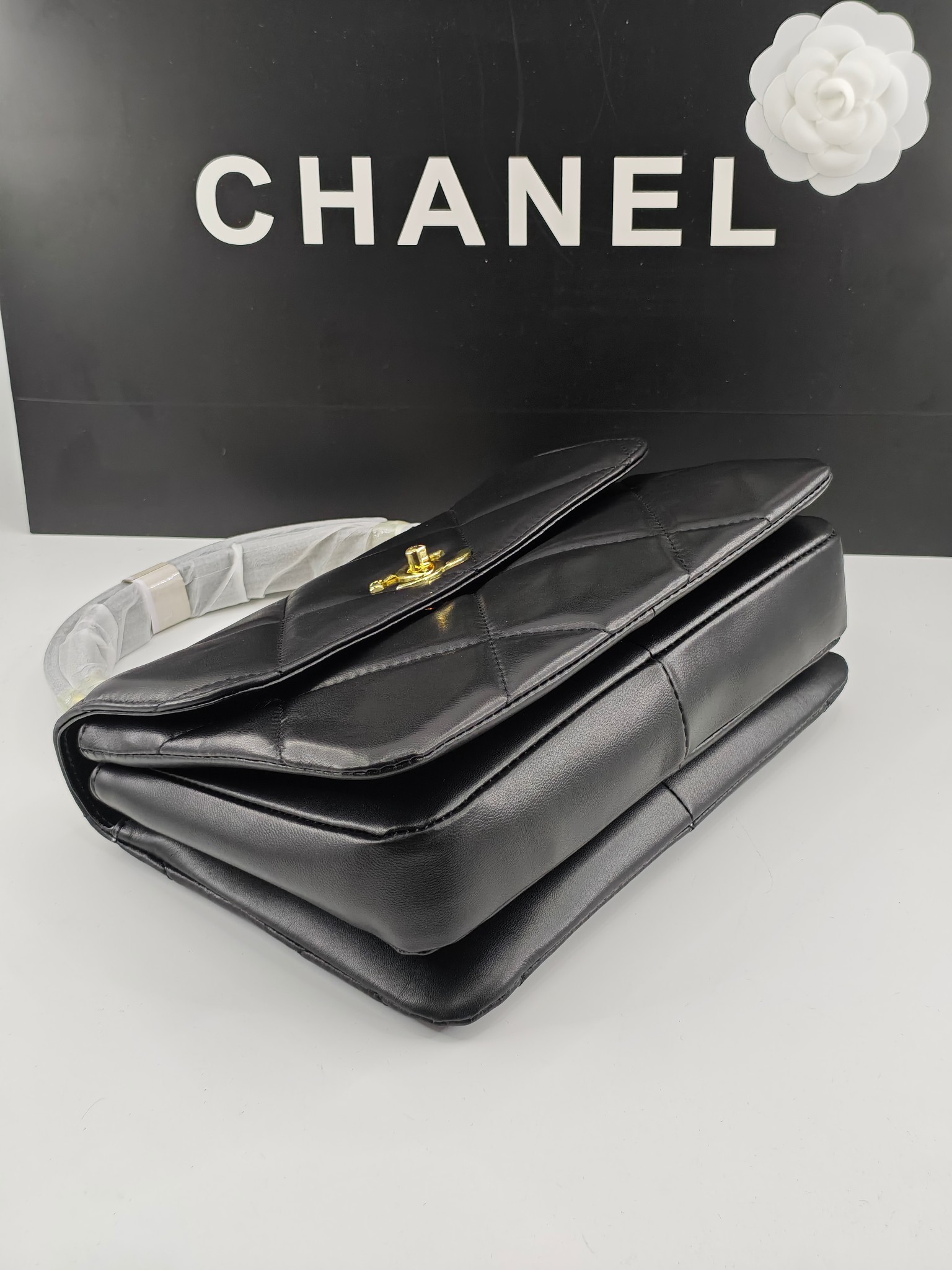 Chanel🐮🐮🐮简介:原单质量,经典之作,华丽与气质的前沿,是你意想不到的尊贵。皮种:原单进口小羊皮,