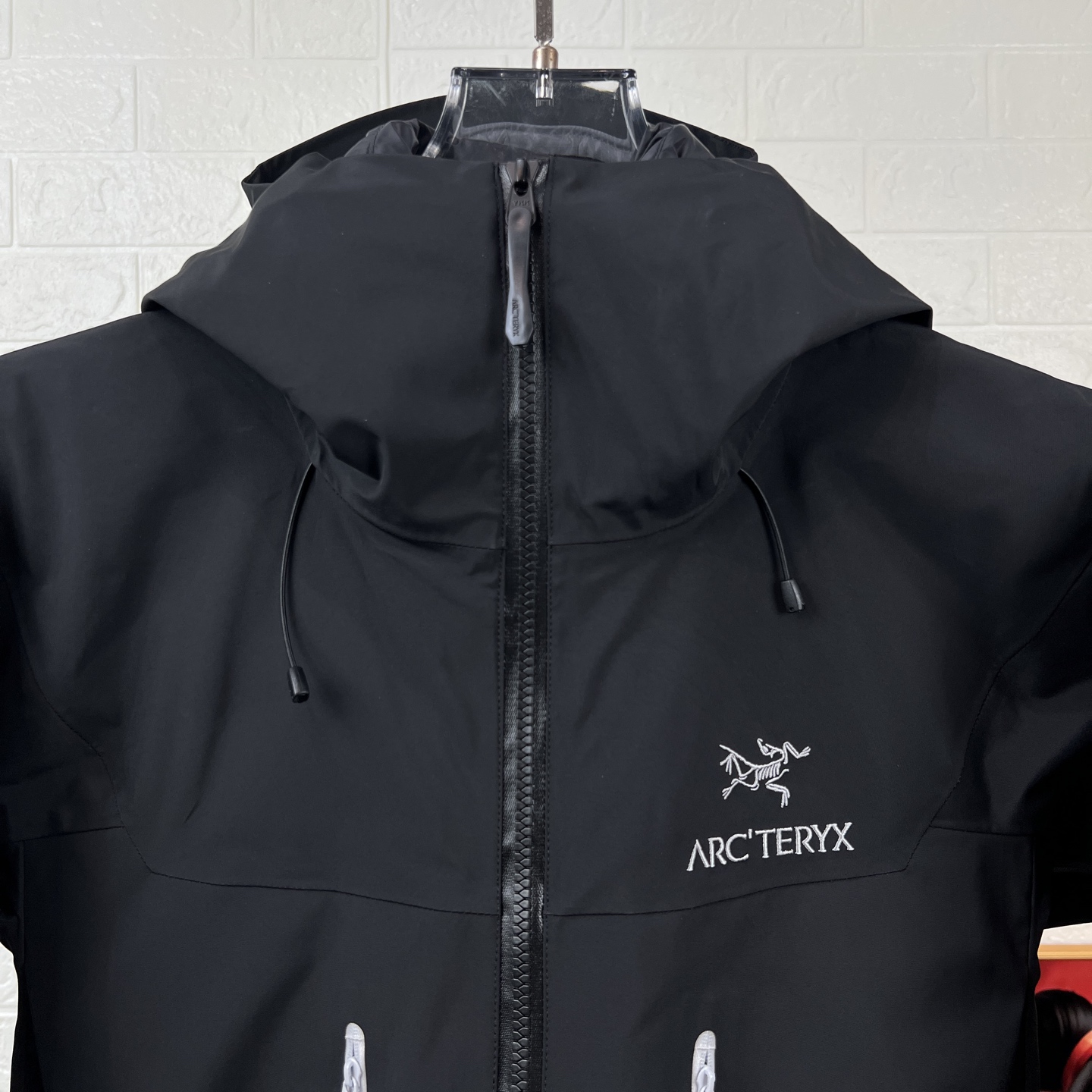 Arcteryx始祖鸟 系列 Alpha Sv 6代三合一 硬壳冲锋衣 Arcteryx始祖鸟 系列 Alpha Sv 