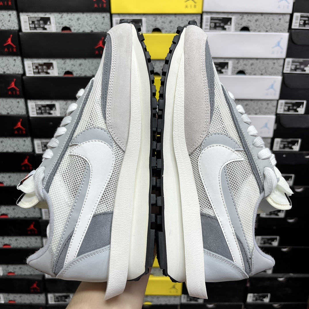 1.0走秀 灰白色 Sacai x NK LDV Waffl Daybreak 联名走秀款解构双底双