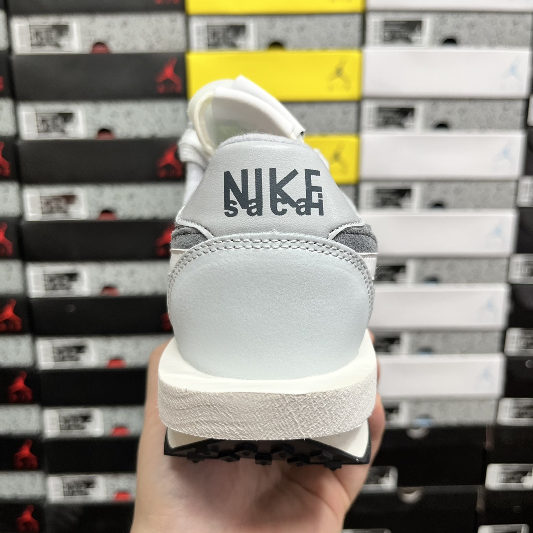 1.0走秀 灰白色 Sacai x NK LDV Waffl Daybreak 联名走秀款解构双底双