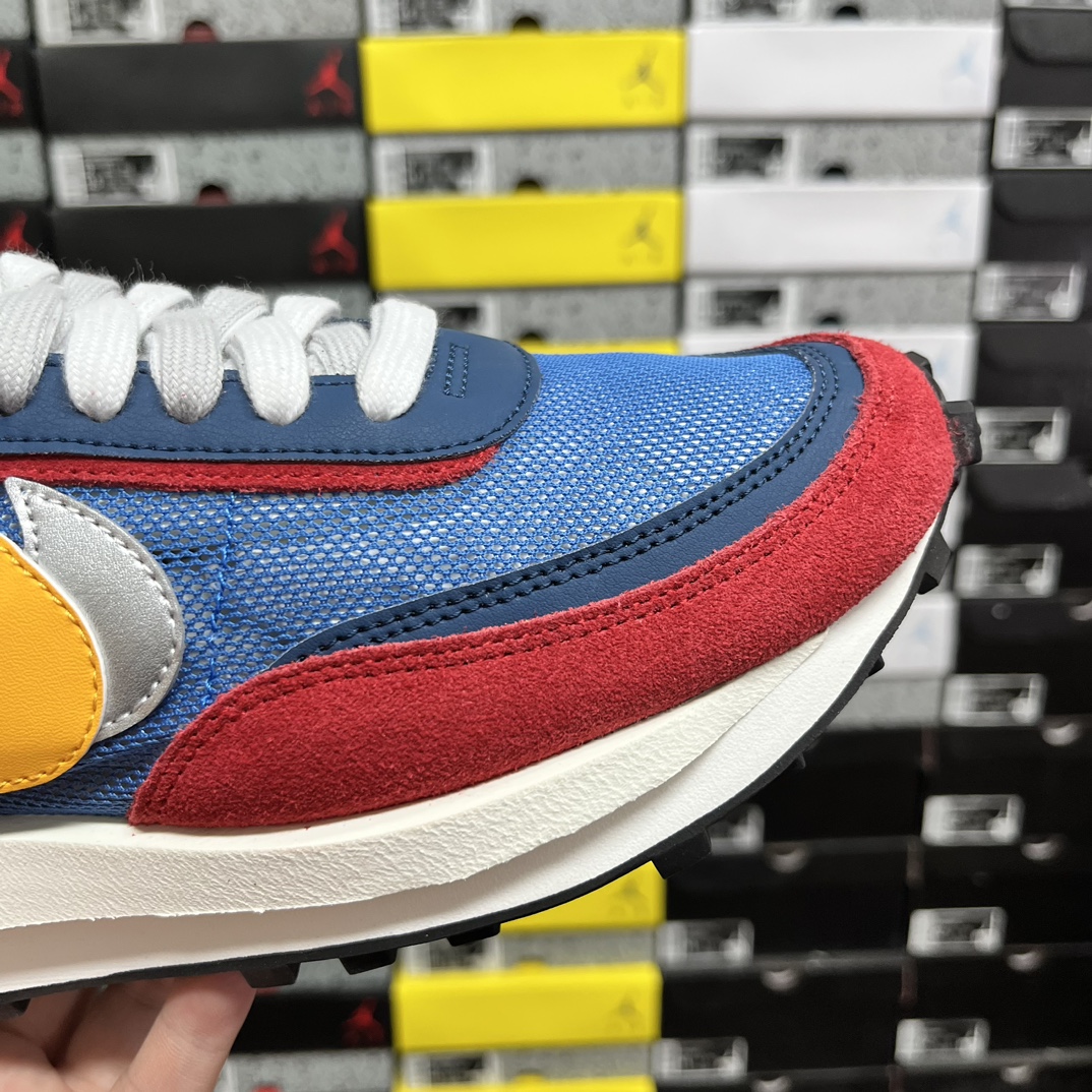 
1.0走秀 红蓝 Sacai x NK LDV Waffl Daybreak 联名走秀款解构双底双勾双