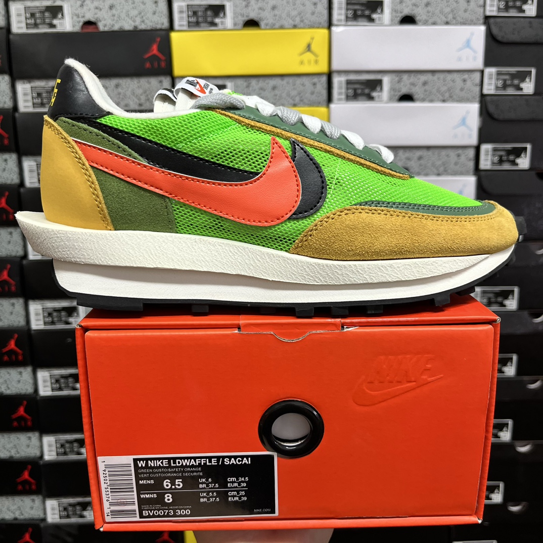 
1.0走秀 黄绿 Sacai x NK LDV Waffl Daybreak 联名走秀款解构双底双勾双