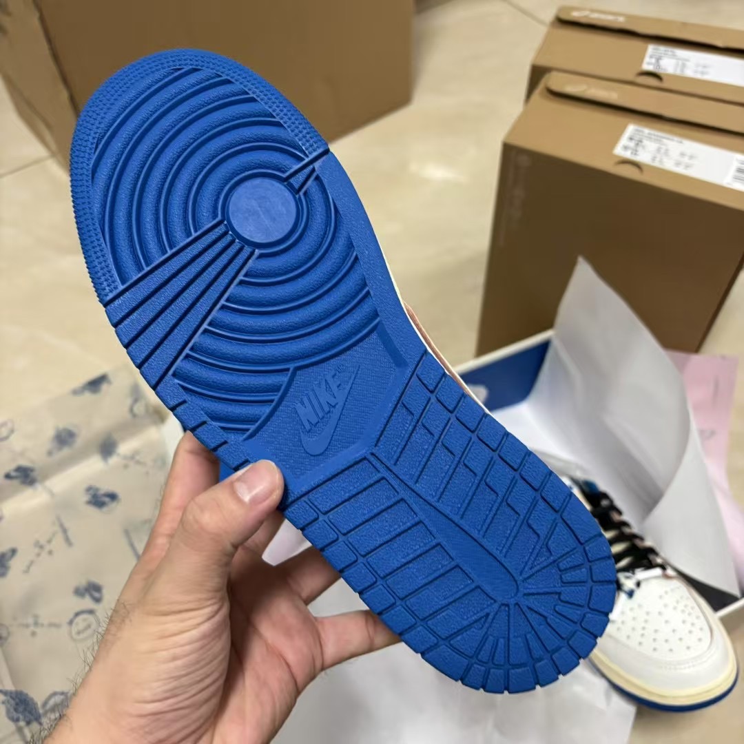 纯原 Travis Scott x Air Jordan AJ1 Low OG SP TS联名倒钩低帮 