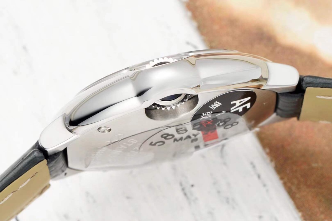 Cartier Ballon Bleu 28mm Quartz Watch - Stainless Steel & Leather Band 6 i1737187736 2096 6